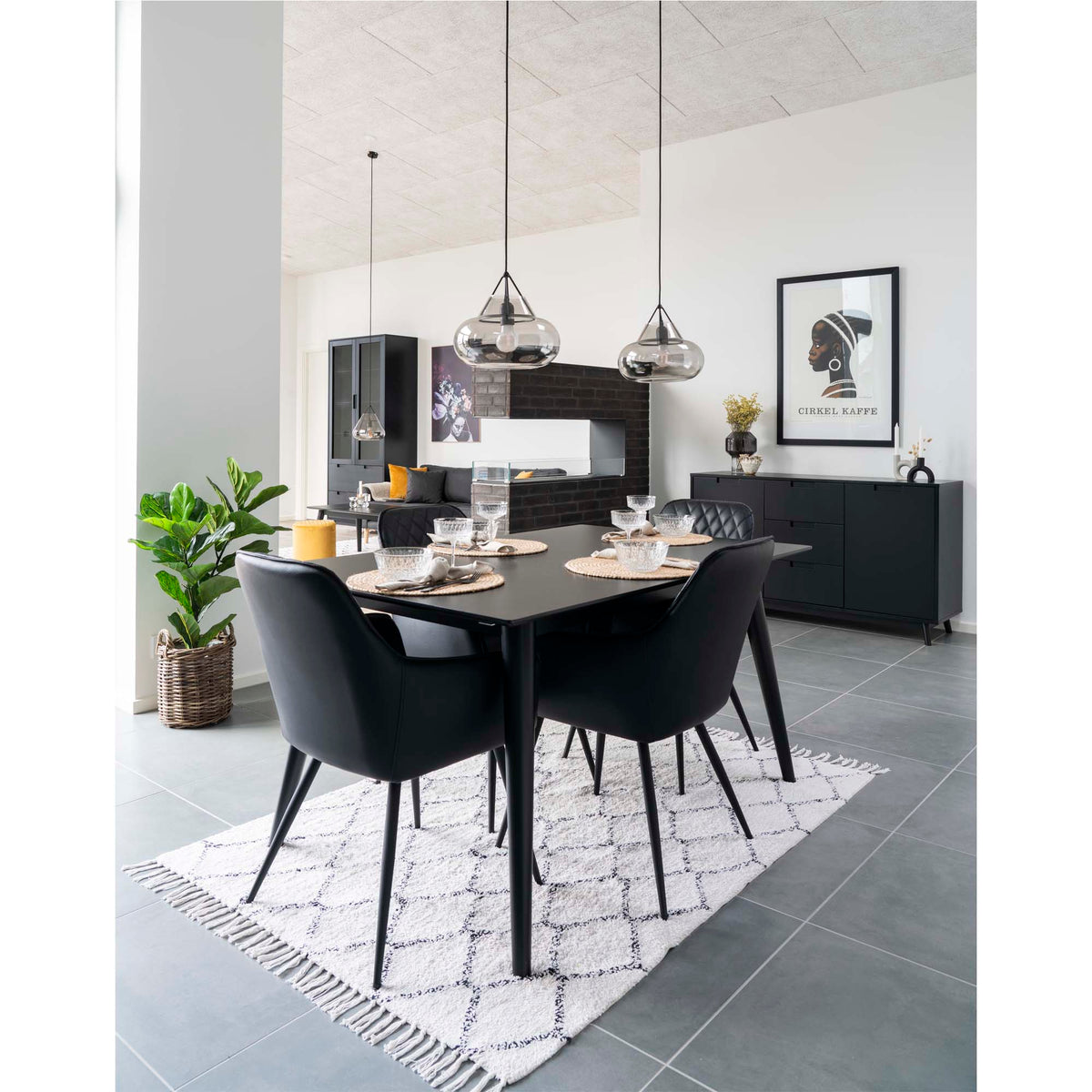 Esszimmerstuhl Harbo aus Kunstleder mit Kunstlederbezug - Schwarz - House Nordic - le canapé