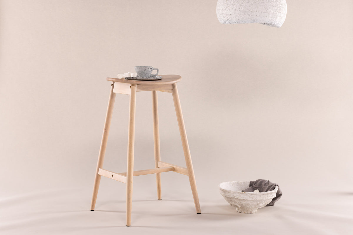 Barhocker Orust aus Massivholz mit Fußstütze - Weiß - Venture Home - le canapé