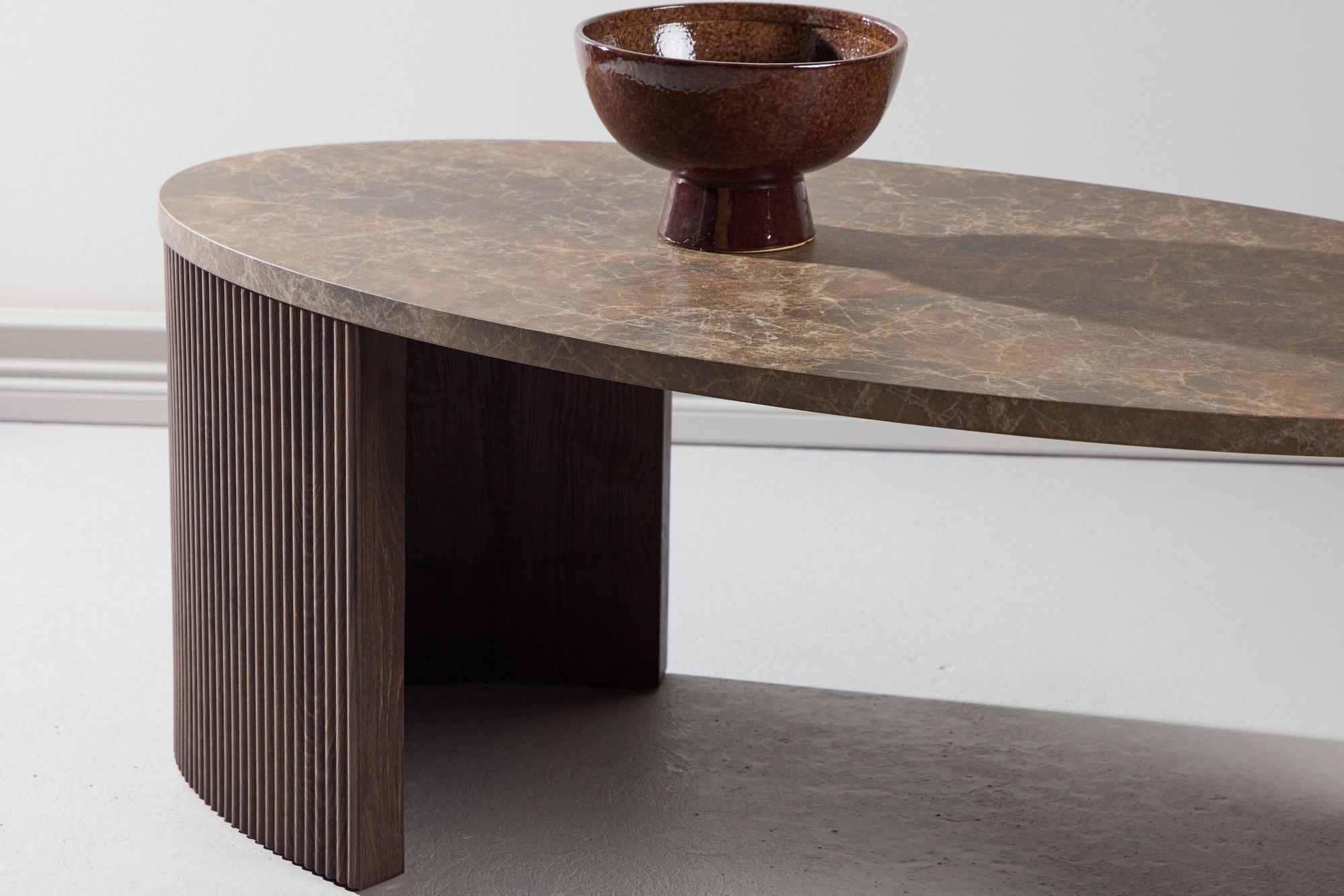 Couchtisch Bristol Oval 120*60cm - Dunkelbraun & Steinoptik-Couchtische-Venture Home-le canapé