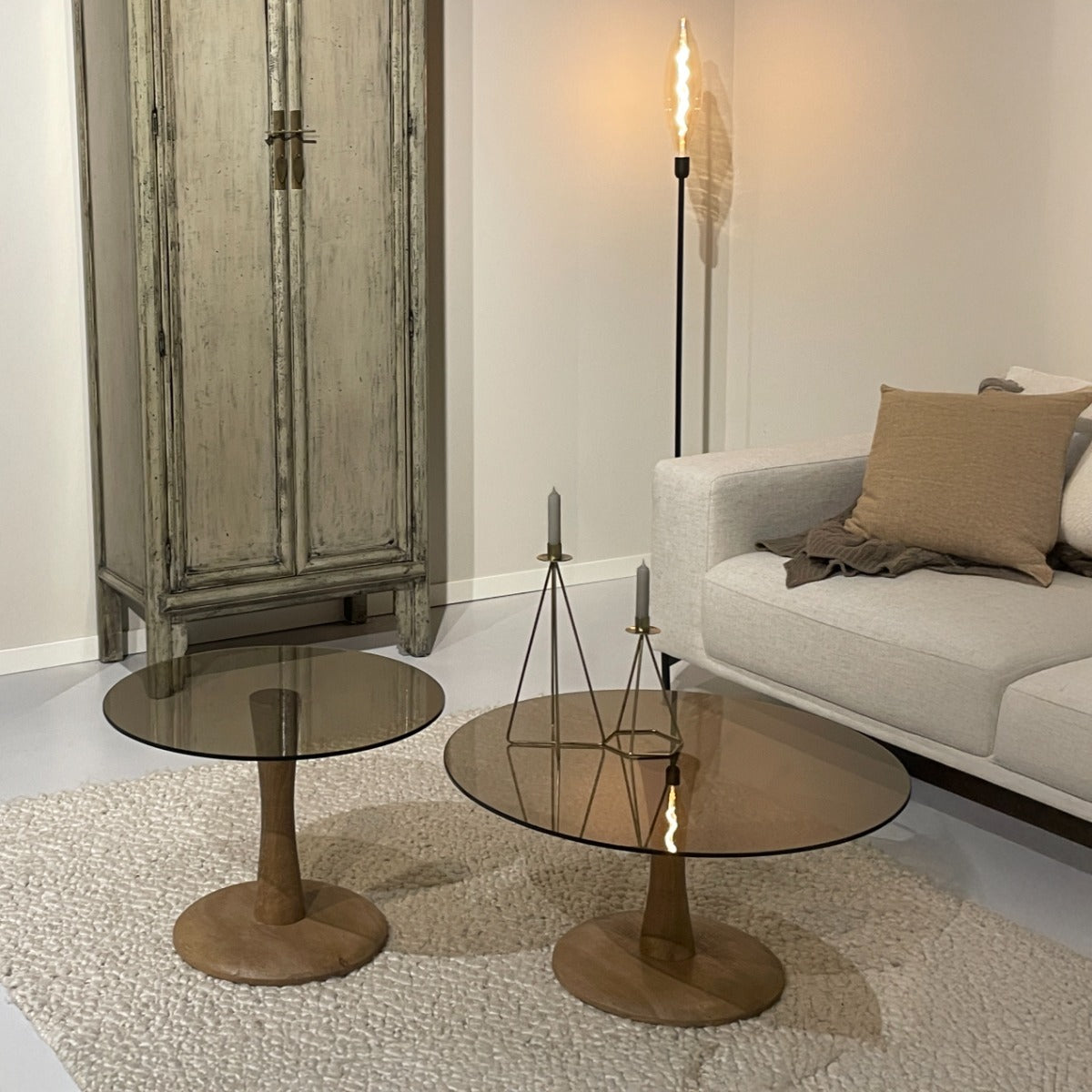 Couchtisch Faye Ø60cm aus Glas und Mangoholz - Braun-Couchtische-Livingfurn-le canapé