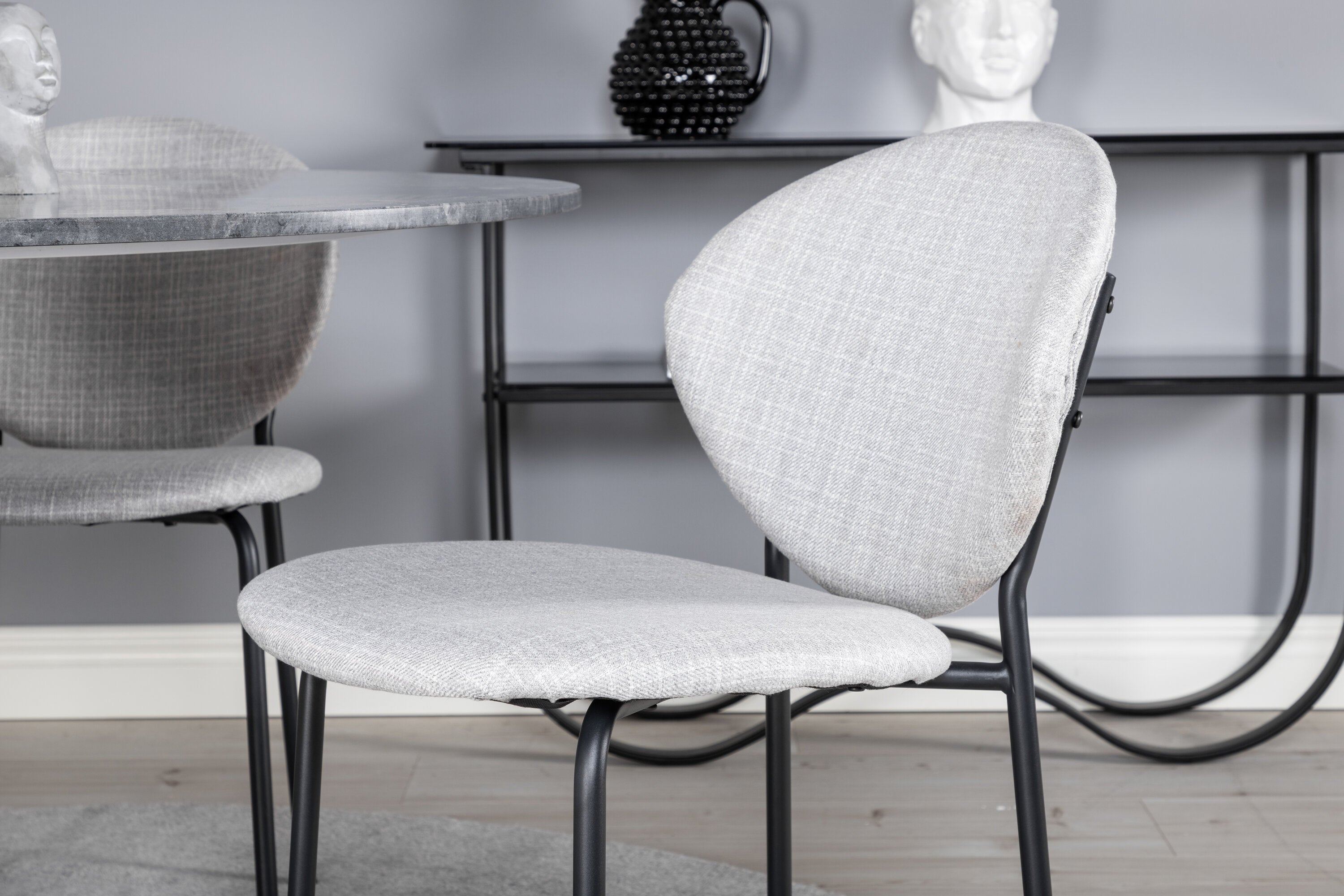 Essgruppe Esstisch Estelle ⌀106cm mit Stühlen Vault - Grau-Essgruppen-Venture Home-le canapé