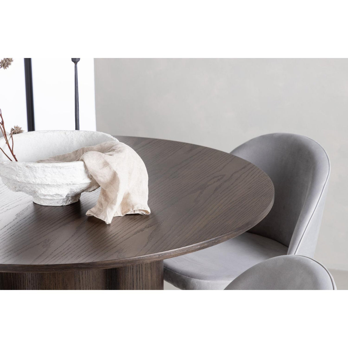 Essgruppe Esstisch Olivia Ø110cm mit Stühlen Velvet aus Samt-Essgruppen-Venture Home-le canapé