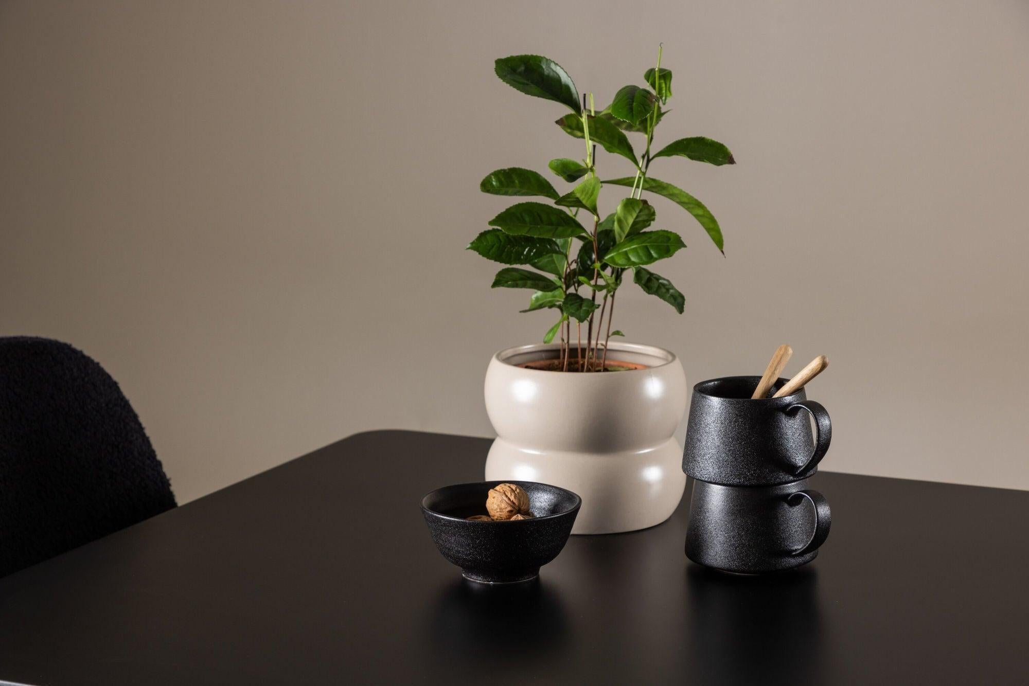 Essgruppe Esstisch Polar 75*75cm mit Stühlen Polar aus Teddy-Bouclé - Schwarz-Essgruppe Rechteckig-Venture Home-le canapé