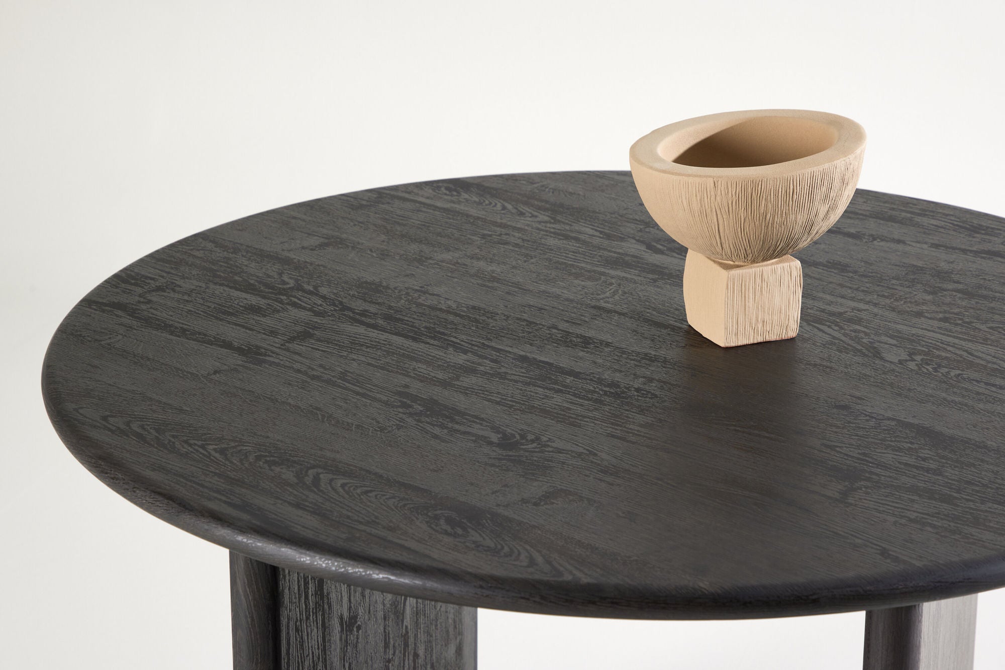 Vind Björholmen Dining Table ⌀120 - Black / FSC 100%-Vind-le canapé