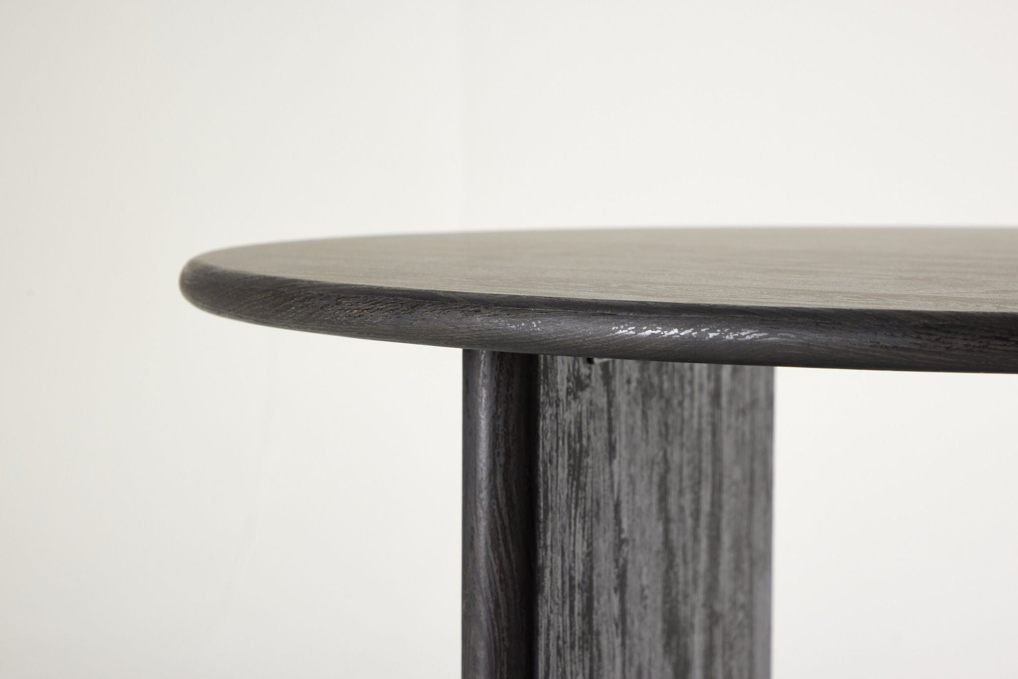 Vind Björholmen Dining Table ⌀120 - Black / FSC 100%-Vind-le canapé