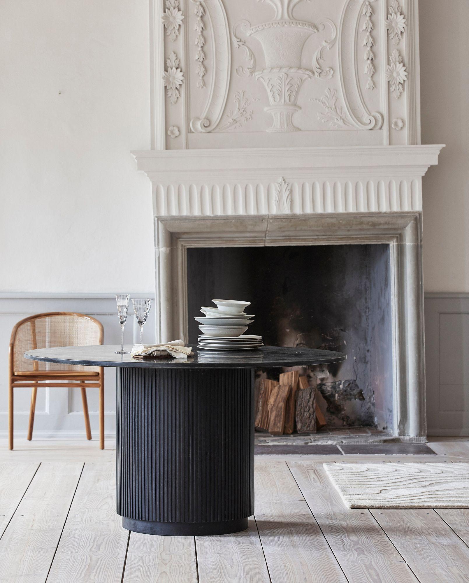 Esstisch ERIE 140cm aus Marmor – Schwarz-Esstisch Rund-Nordal A/S-le canapé