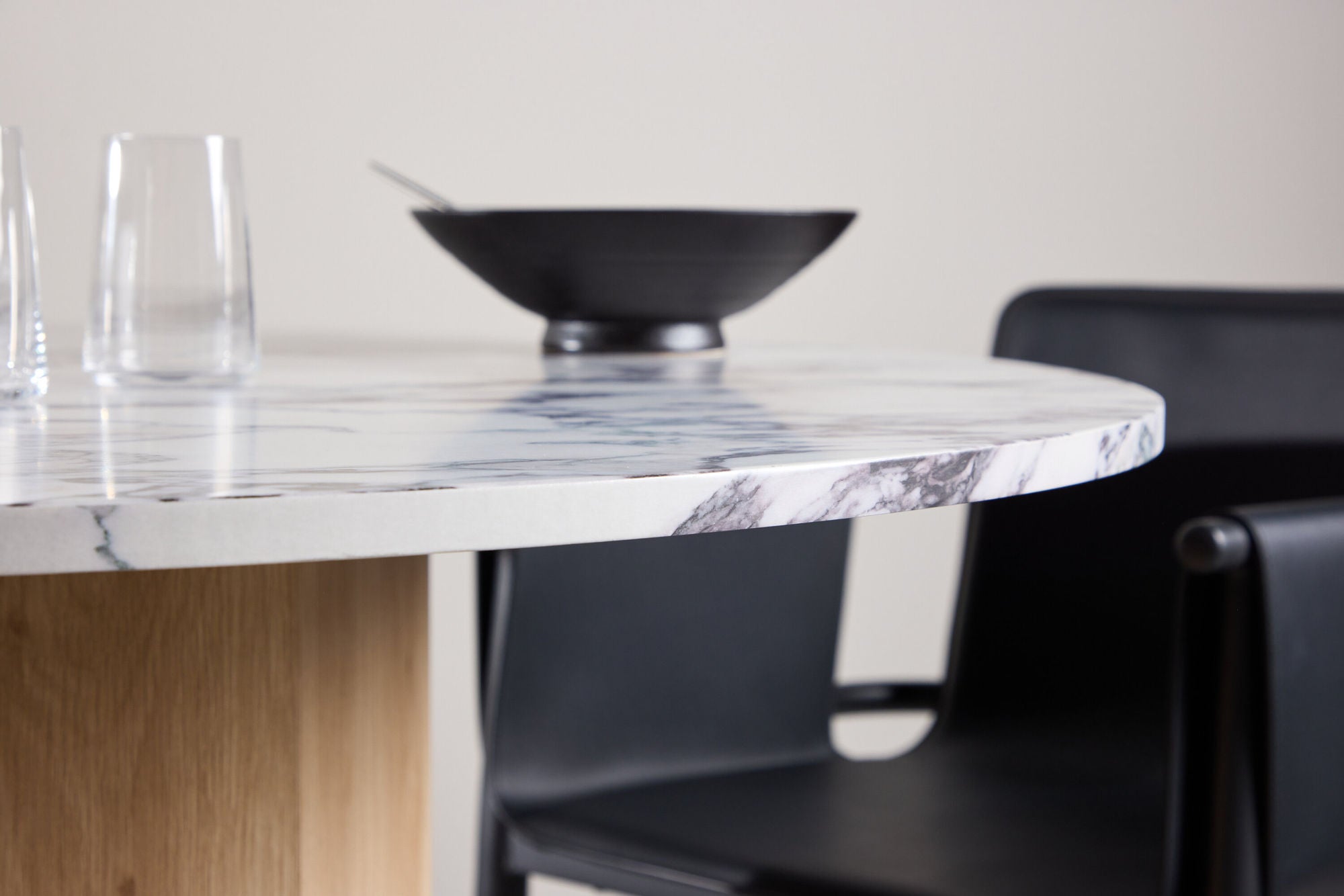 Esstisch Tekla Ø120cm in Calacatta-Marmor-Optik- Hellbraun/Marmor-Esstisch Rund-Venture Home-le canapé