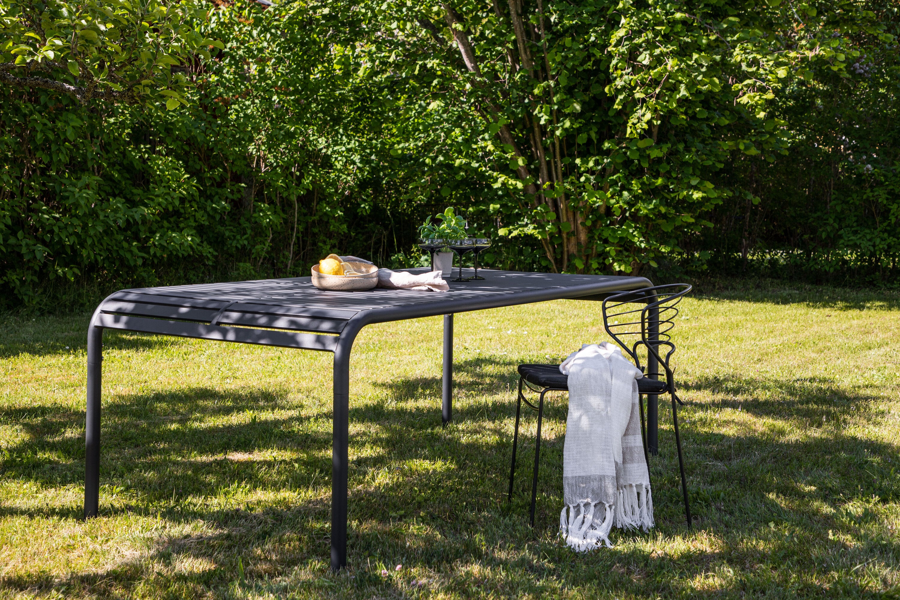 Gartentisch Borneo 200×100cm aus Metall - Schwarz-Esstische Outdoor-Venture Home-le canapé
