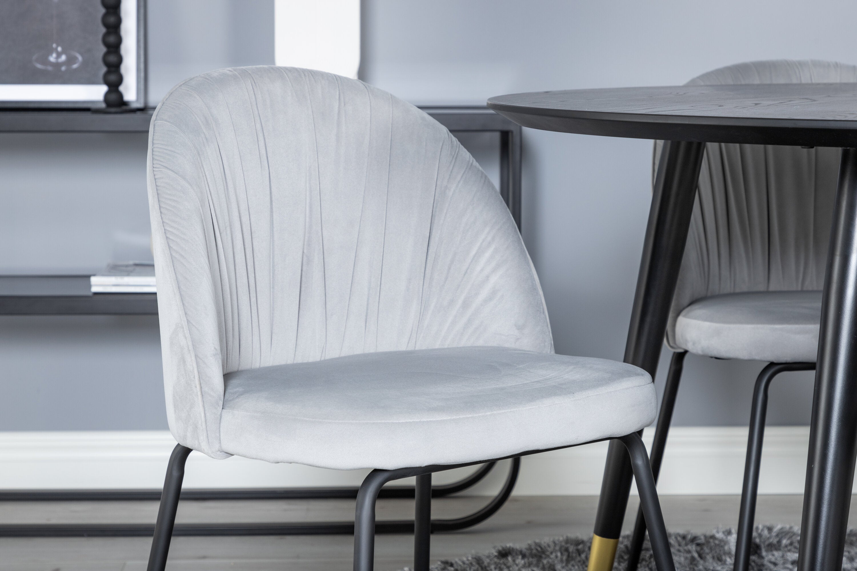 Essgruppe Esstisch Dipp ⌀115cm mit Stühlen Wrinkles - Grau - Venture Home - le canapé