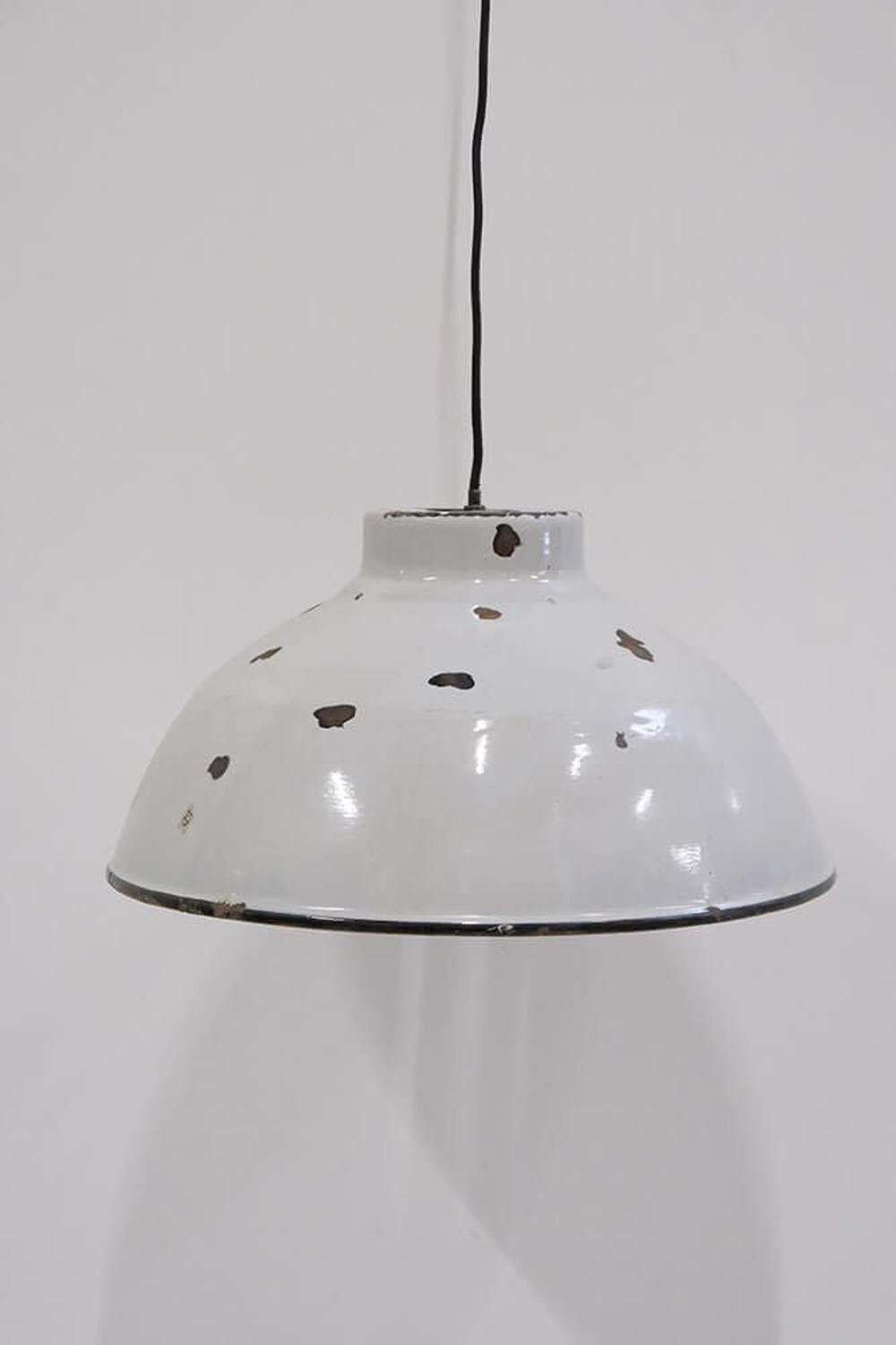 Hängelampe Sheen mit patinierter Emaille - Weiß-Hängelampen-Trademark Living-le canapé
