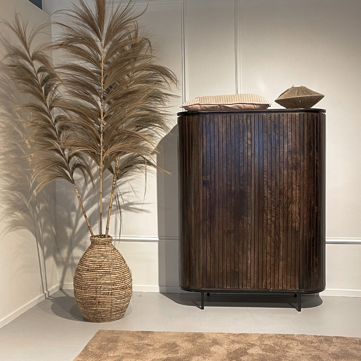 Highboard Noor aus Mangoholz 151cm - Dunkelbraun-Highboards-Livingfurn-le canapé