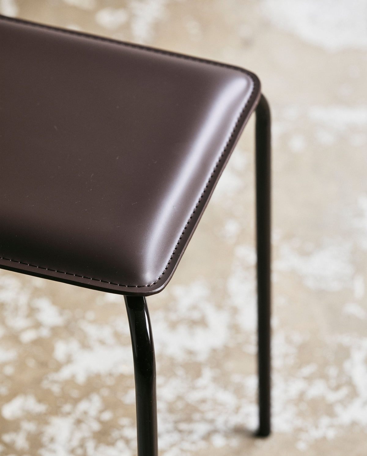 Hocker ESA mit Kunstledersitz - Braun-Polsterhocker-Nordal A/S-le canapé