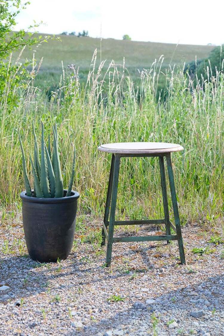 Hocker Holly aus Metall mit Sitz aus Mangoholz - Grün-Hocker-Trademark Living-le canapé