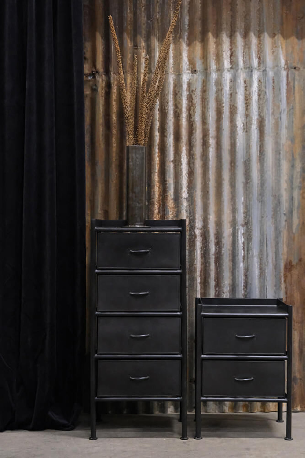 Kommode Saga aus Eisen mit 2 Schubladen - Grau-Kommoden-Trademark Living-le canapé