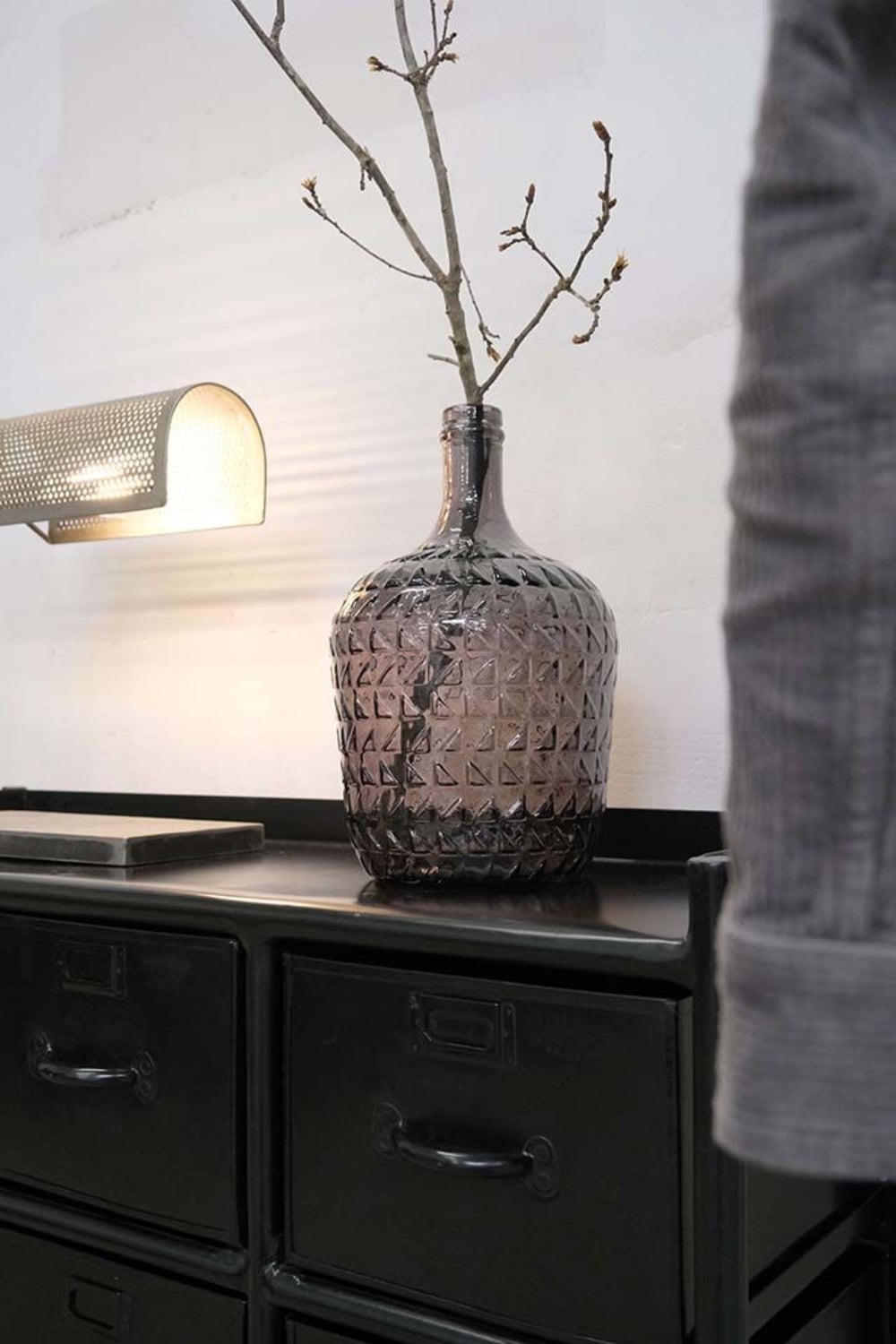 Kommode Saga aus Eisen mit 9 Schubladen - Schwarz-Kommoden-Trademark Living-le canapé