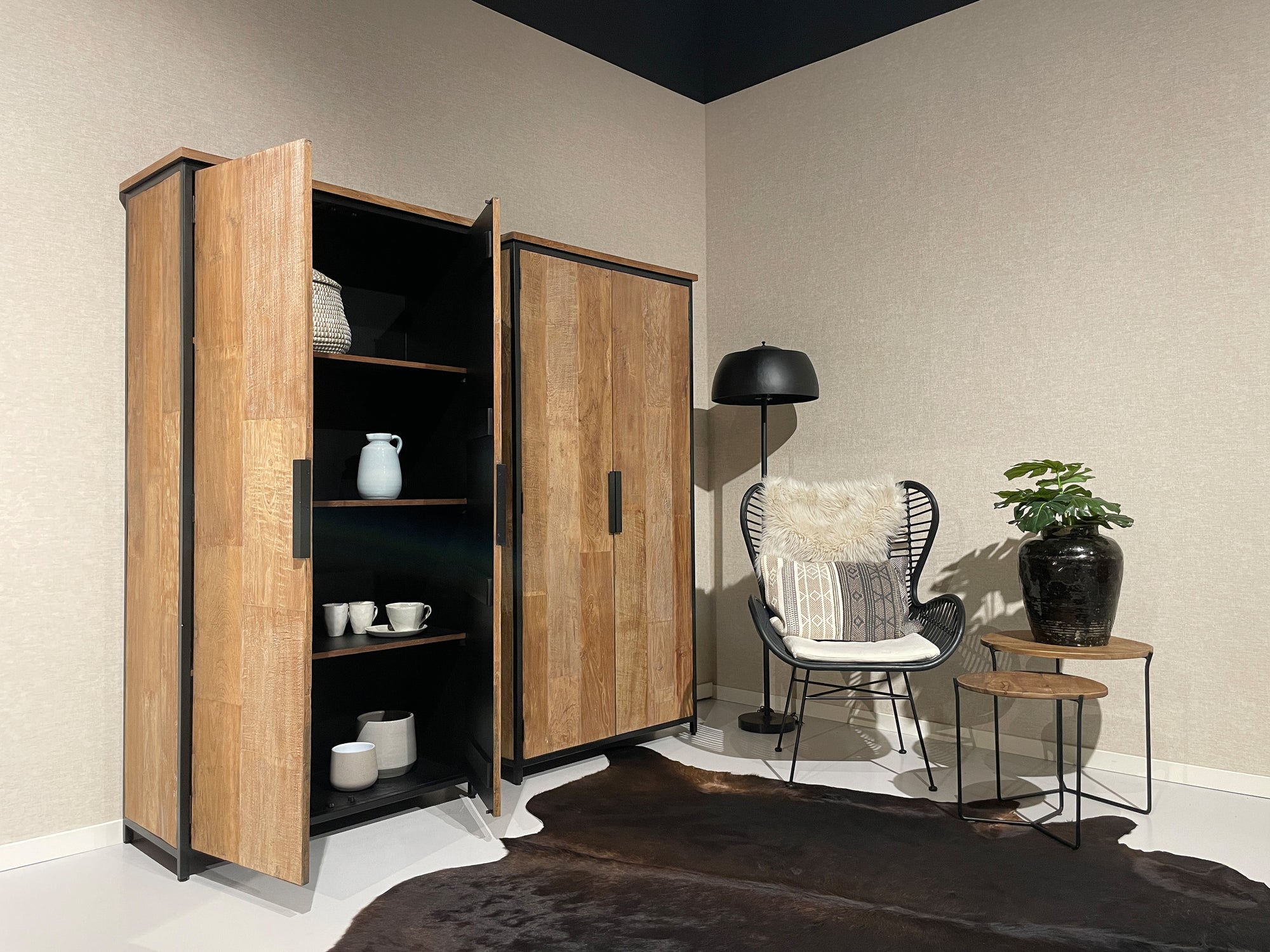 Mehrzweckschrank Tomar aus Teakholz 100x195cm - Braun-Mehrzweckschränke-Livingfurn-le canapé