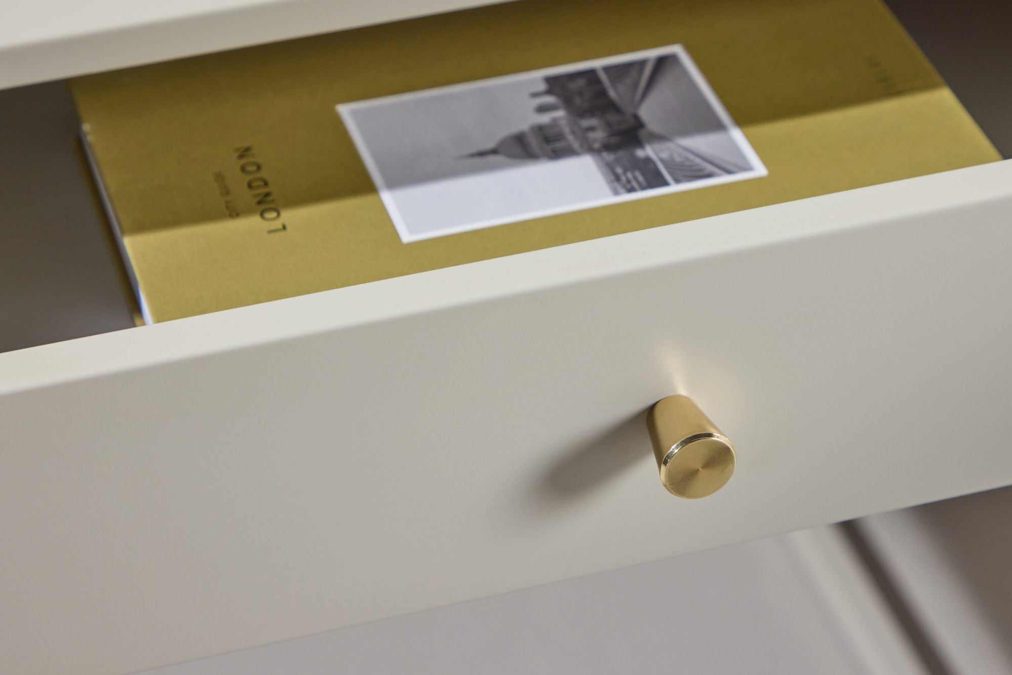 Nachttisch Bakal aus Metall - Beige-Nachttische-Venture Home-le canapé