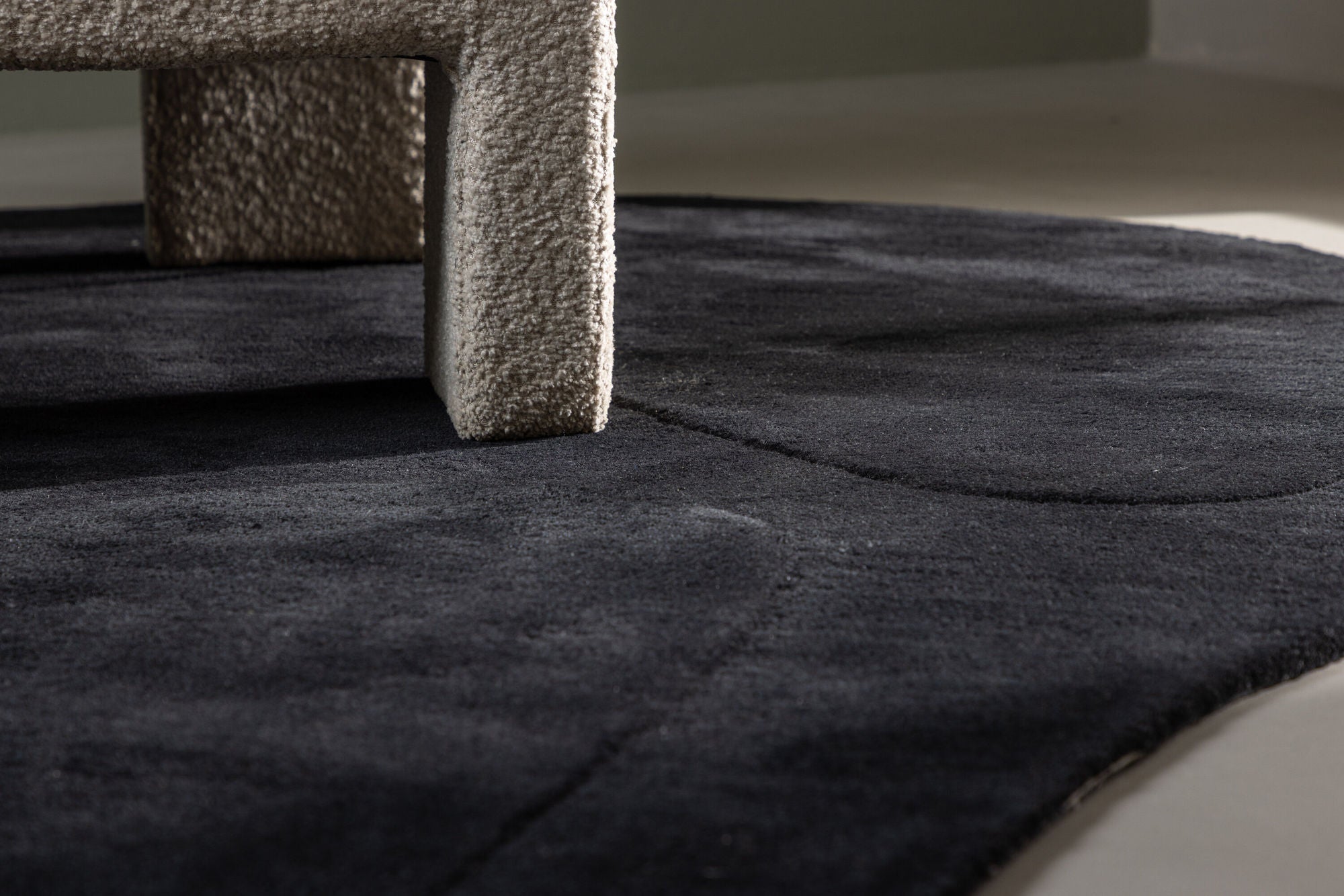 Ovaler Teppich Enard 290*175cm - Schwarz-Teppiche-Venture Home-le canapé