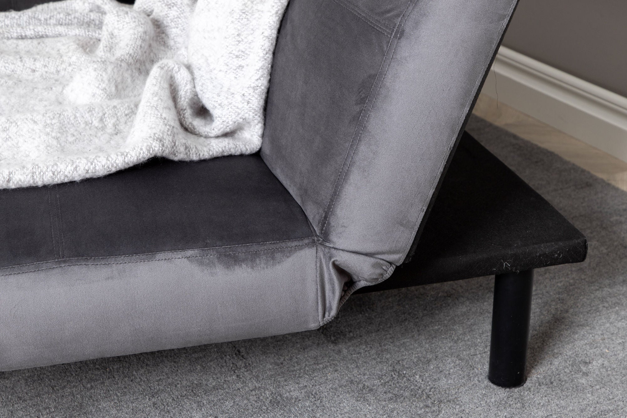Schlafsofa Bodil 180cm aus Samt - Dunkelgrau-Schlafsofas-Venture Home-le canapé