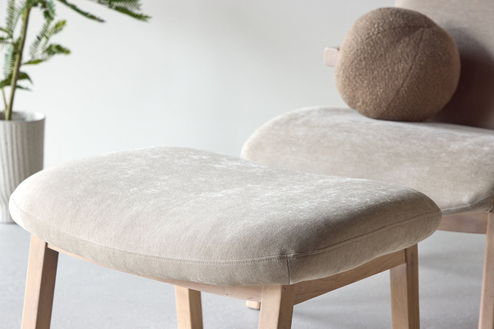 Sessel Rile mit Fußhocker - Beige-Sessel-Venture Home-le canapé