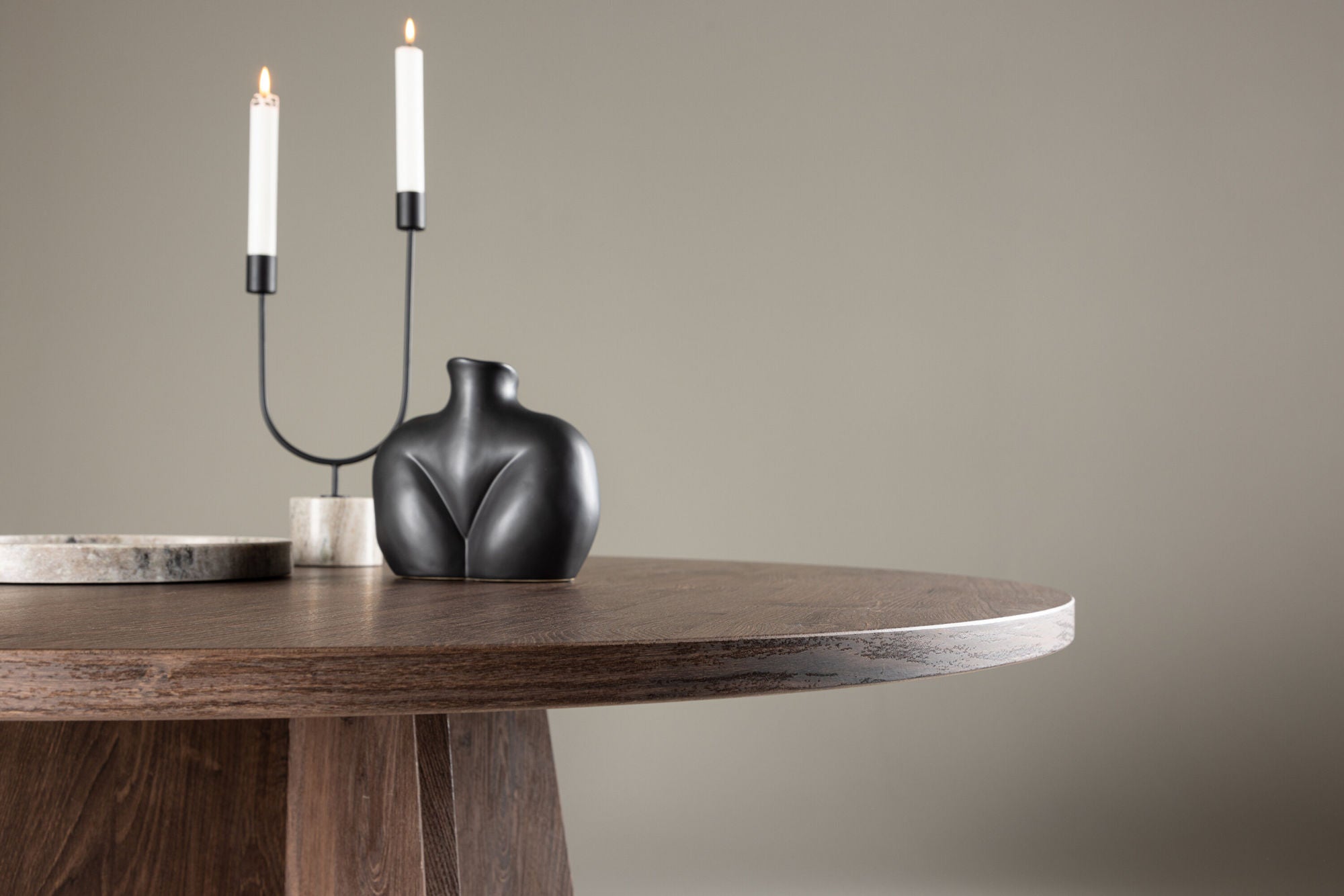 Venture Home Bootcut Dining Table ⌀110 - Mocca /-Venture Home-le canapé