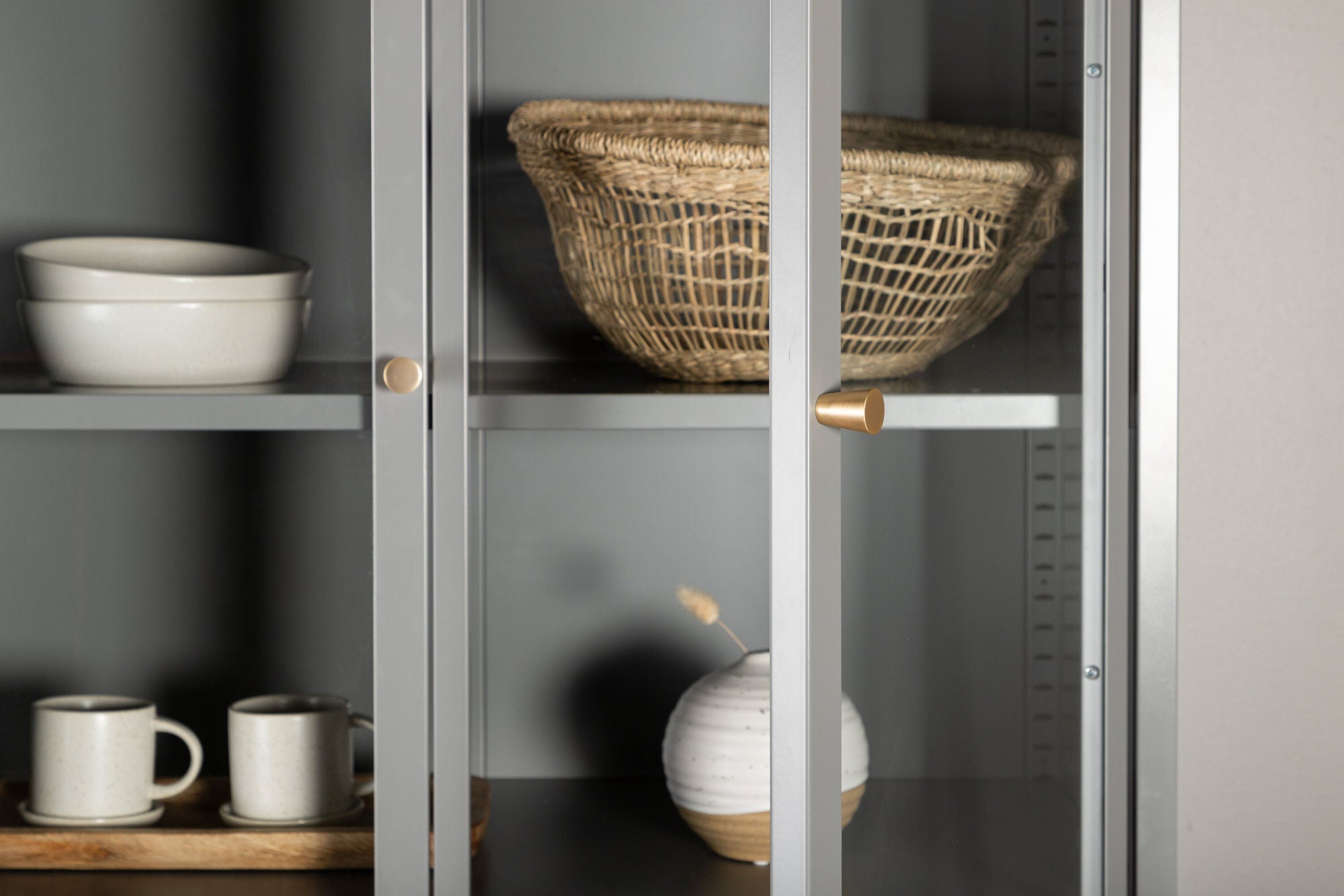 Vitrinenschrank Bakal 190cm aus Metall - Hellgrau-Vitrinen-Venture Home-le canapé