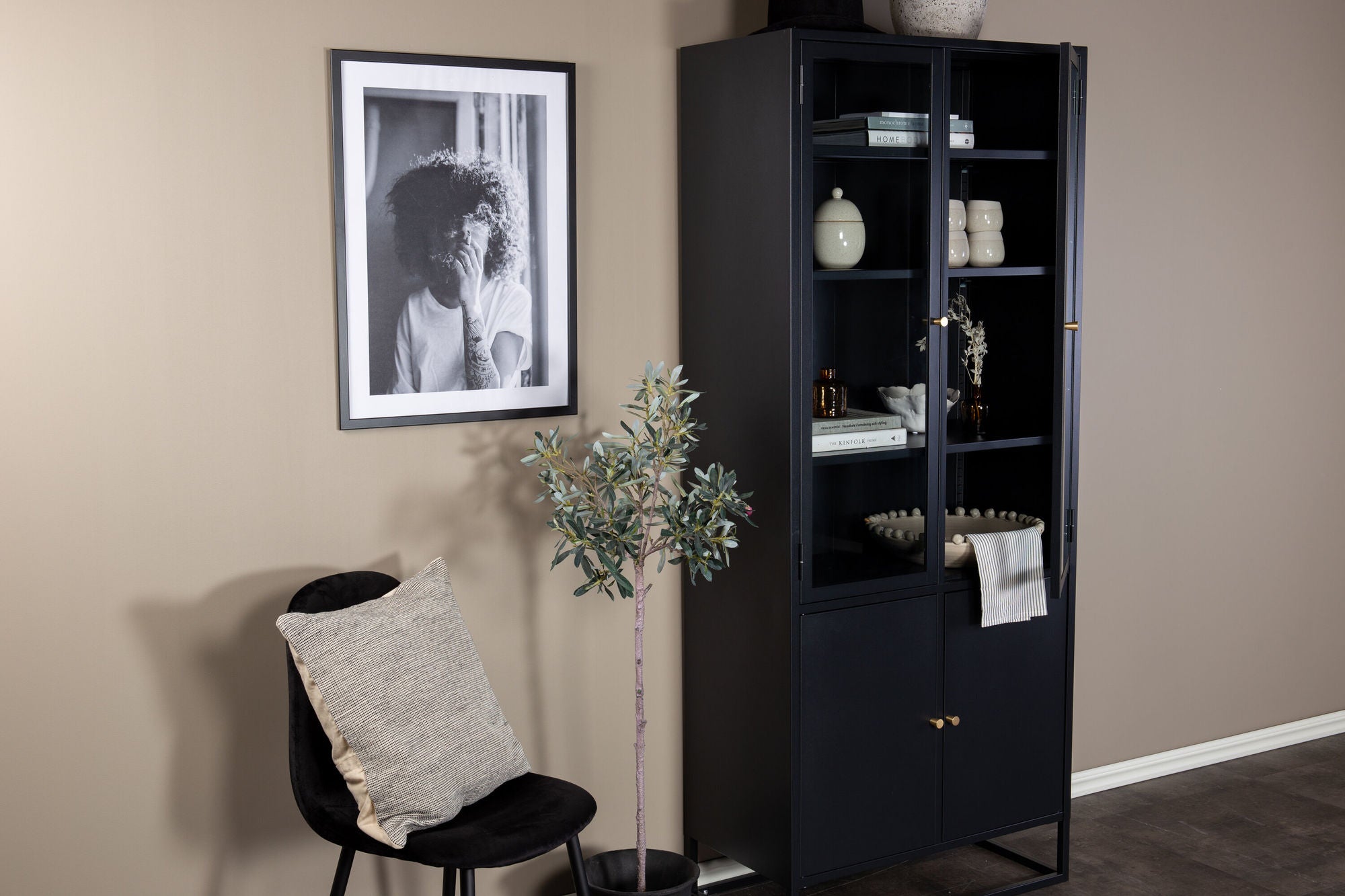 Vitrinenschrank Bakal 190cm aus Metall - Schwarz-Vitrinen-Venture Home-le canapé