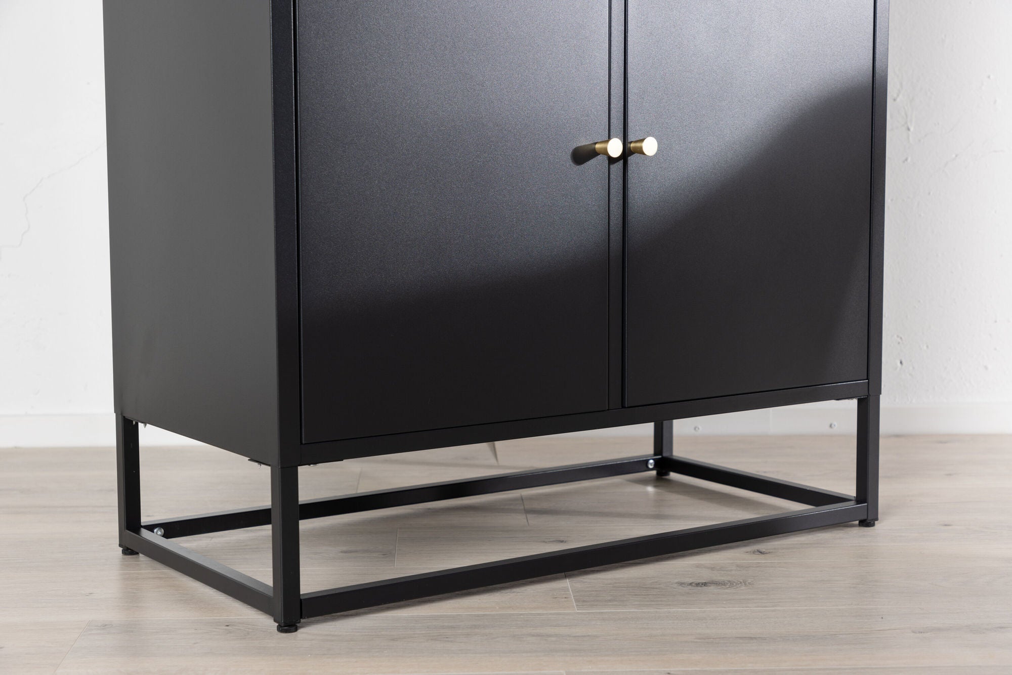 Vitrinenschrank Bakal 190cm aus Metall - Schwarz-Vitrinen-Venture Home-le canapé
