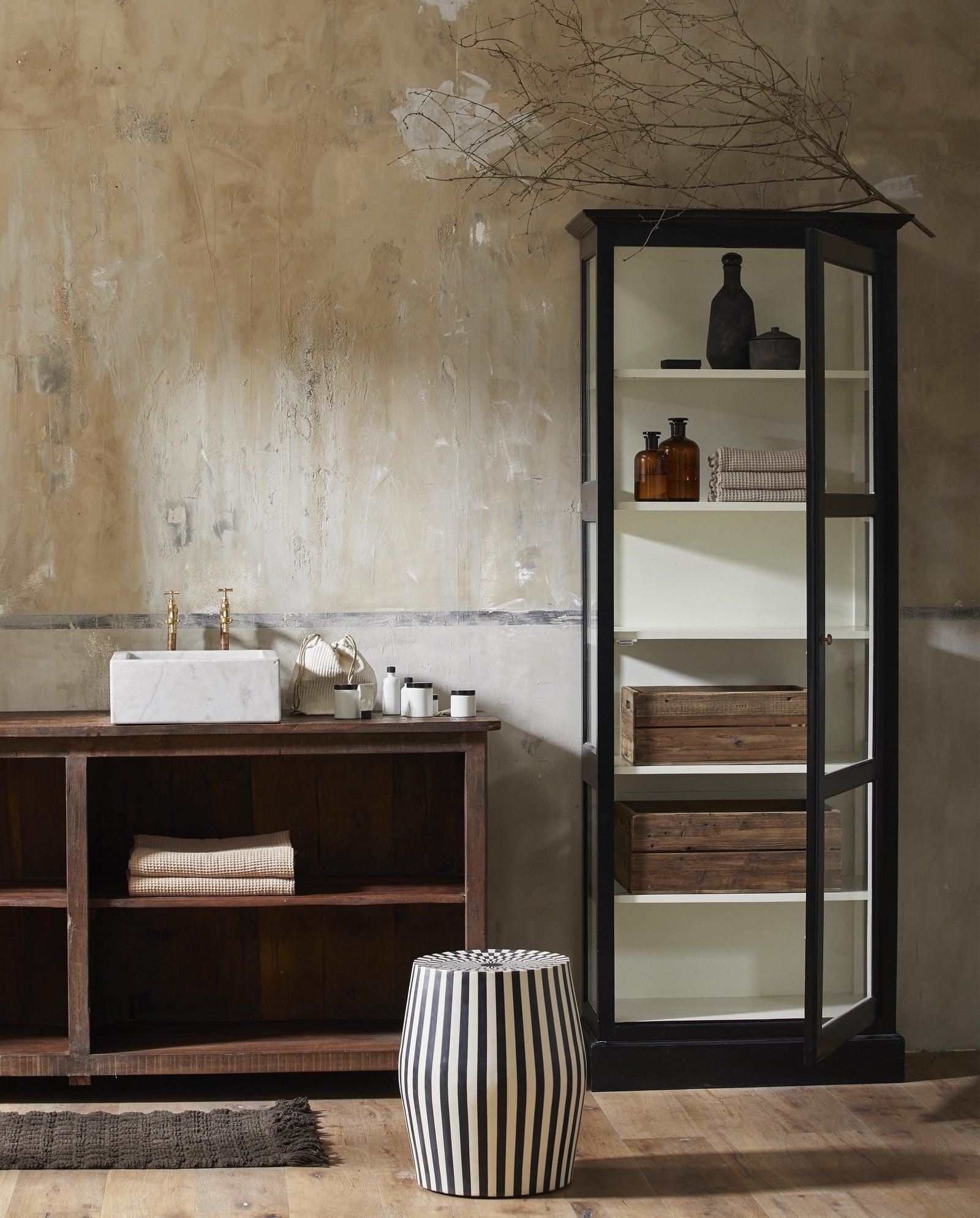 Vitrinenschrank CLASSIC 212cm - Schwarz-Vitrinen-Nordal A/S-le canapé