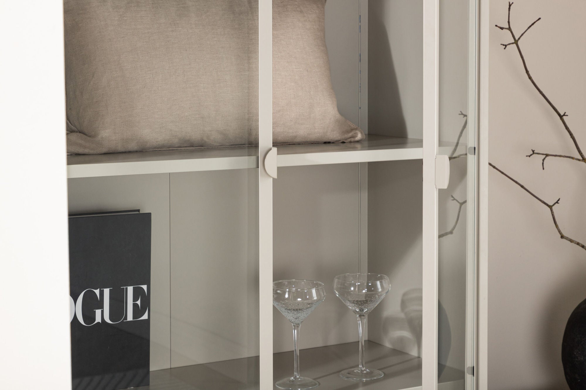 Vitrinenschrank Piring 190cm - Beige-Vitrinen-Venture Home-le canapé