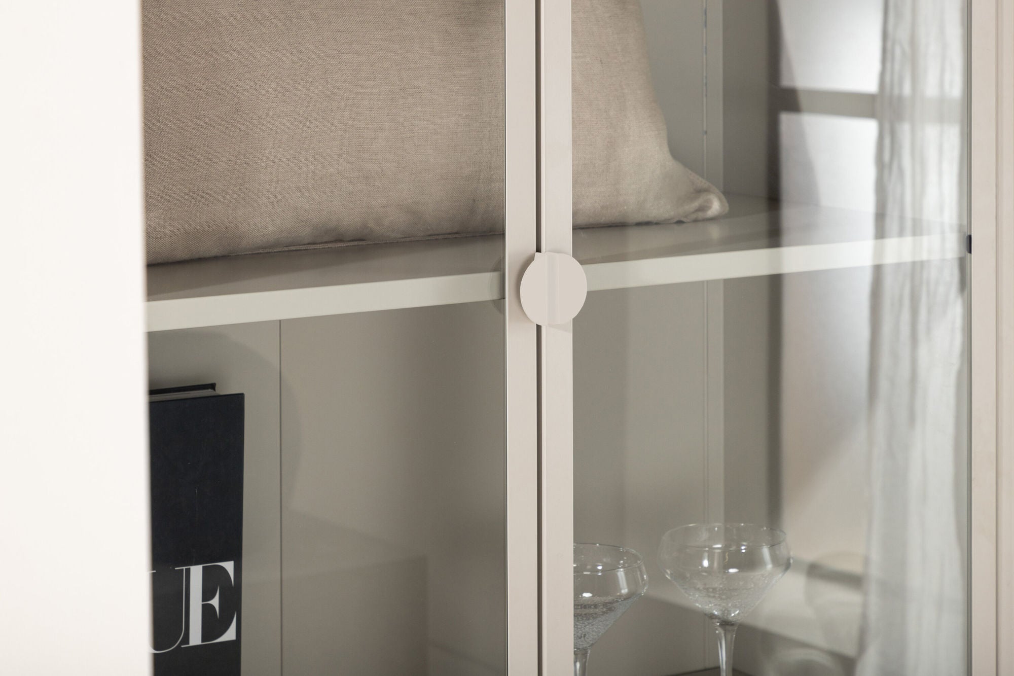 Vitrinenschrank Piring 190cm - Beige-Vitrinen-Venture Home-le canapé