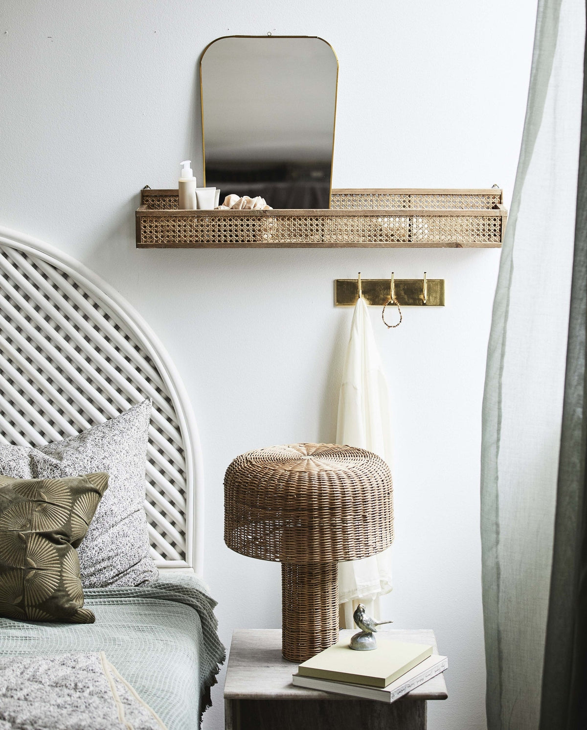 Wandregal Shelfi 91cm aus Rattan-Wandregale-Nordal A/S-le canapé