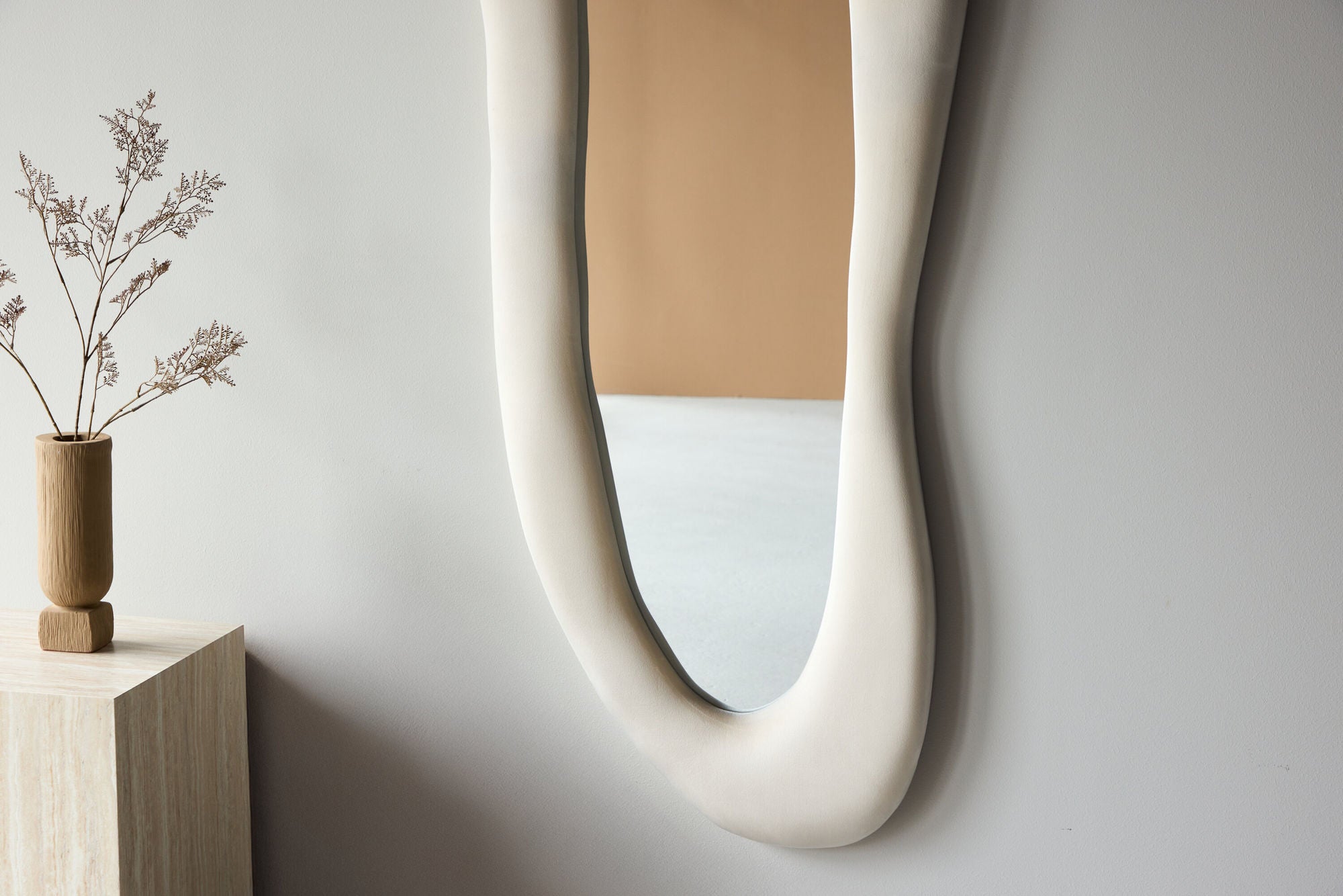 Wandspiegel Louisville 185cm aus Samt - Beige-Wandspiegel-Venture Home-le canapé