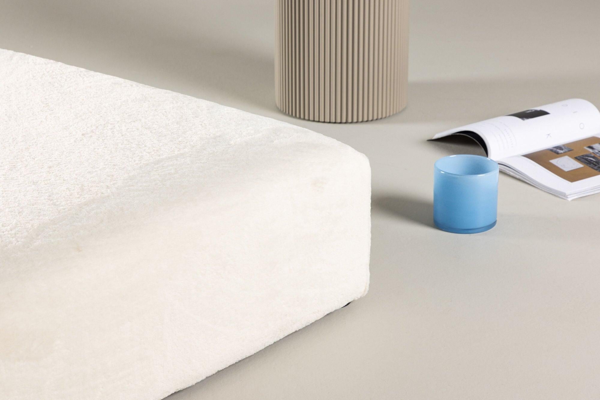 XL-Pouf Polsterhocker Davie 100*100cm aus Kunstfell - Beige-Polsterhocker-Venture Home-le canapé