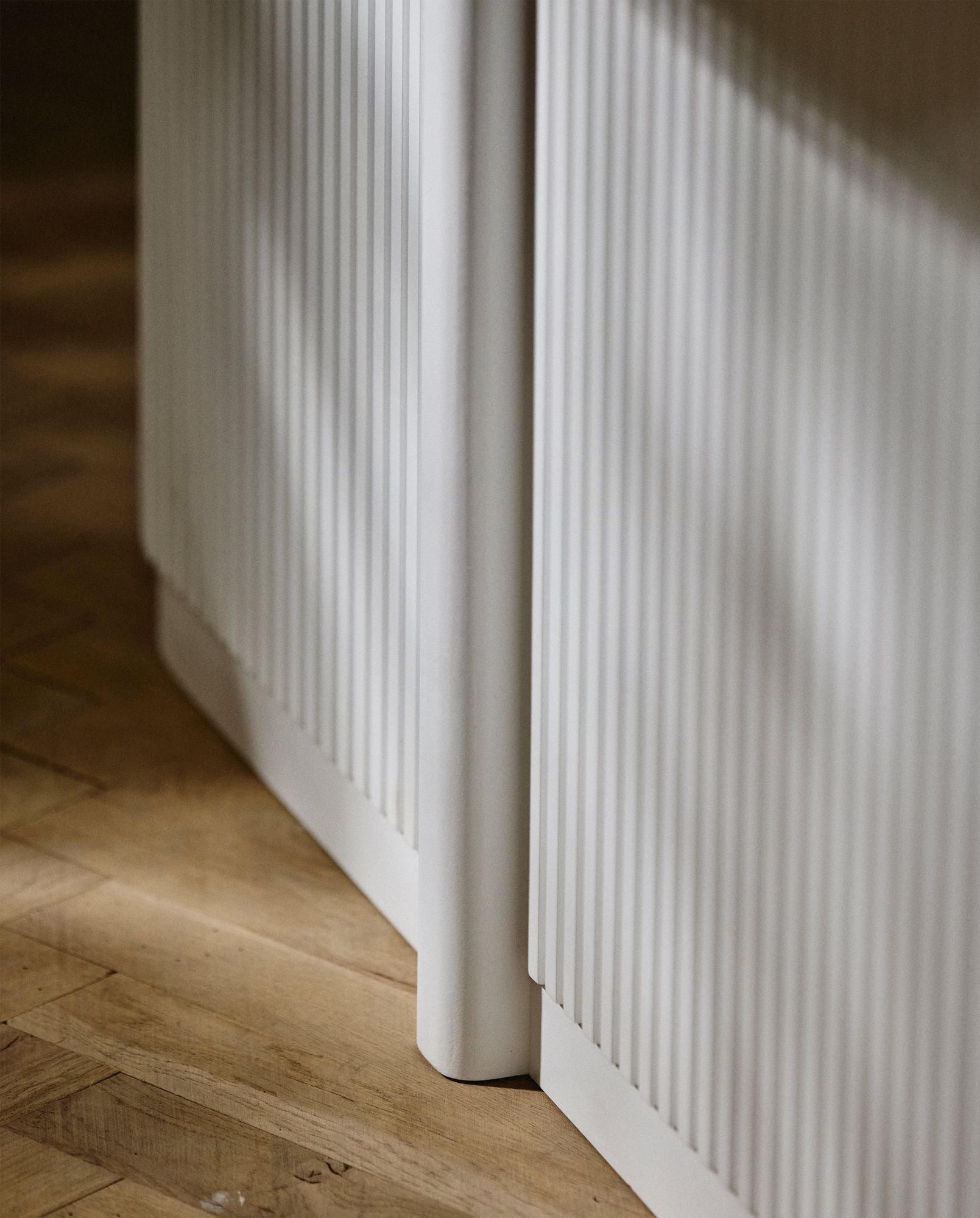 Esstisch Eriso aus Mangoholz und Marmor 150cm - Weiß