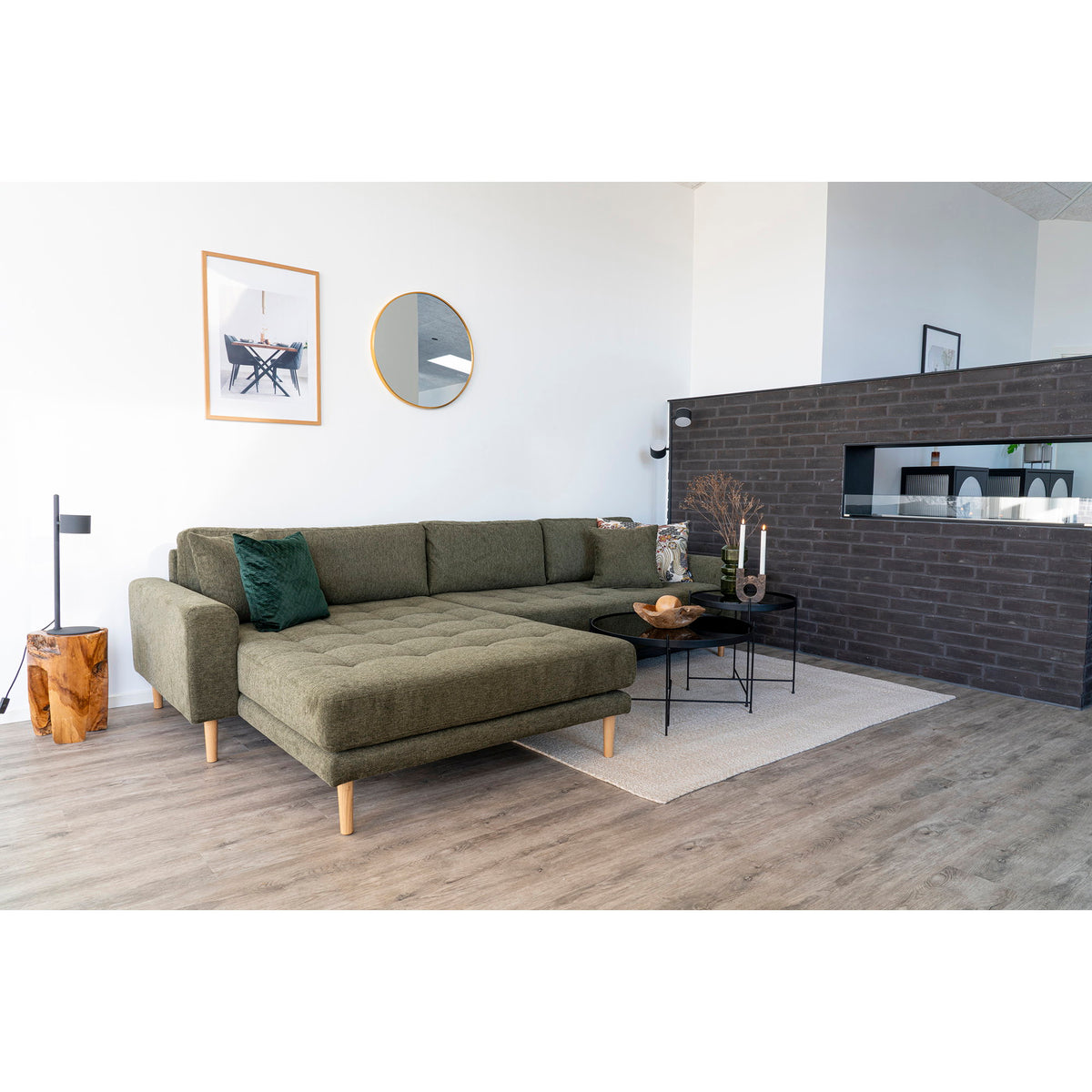 Hocker Rose aus Massivholz mit 3 Beinen