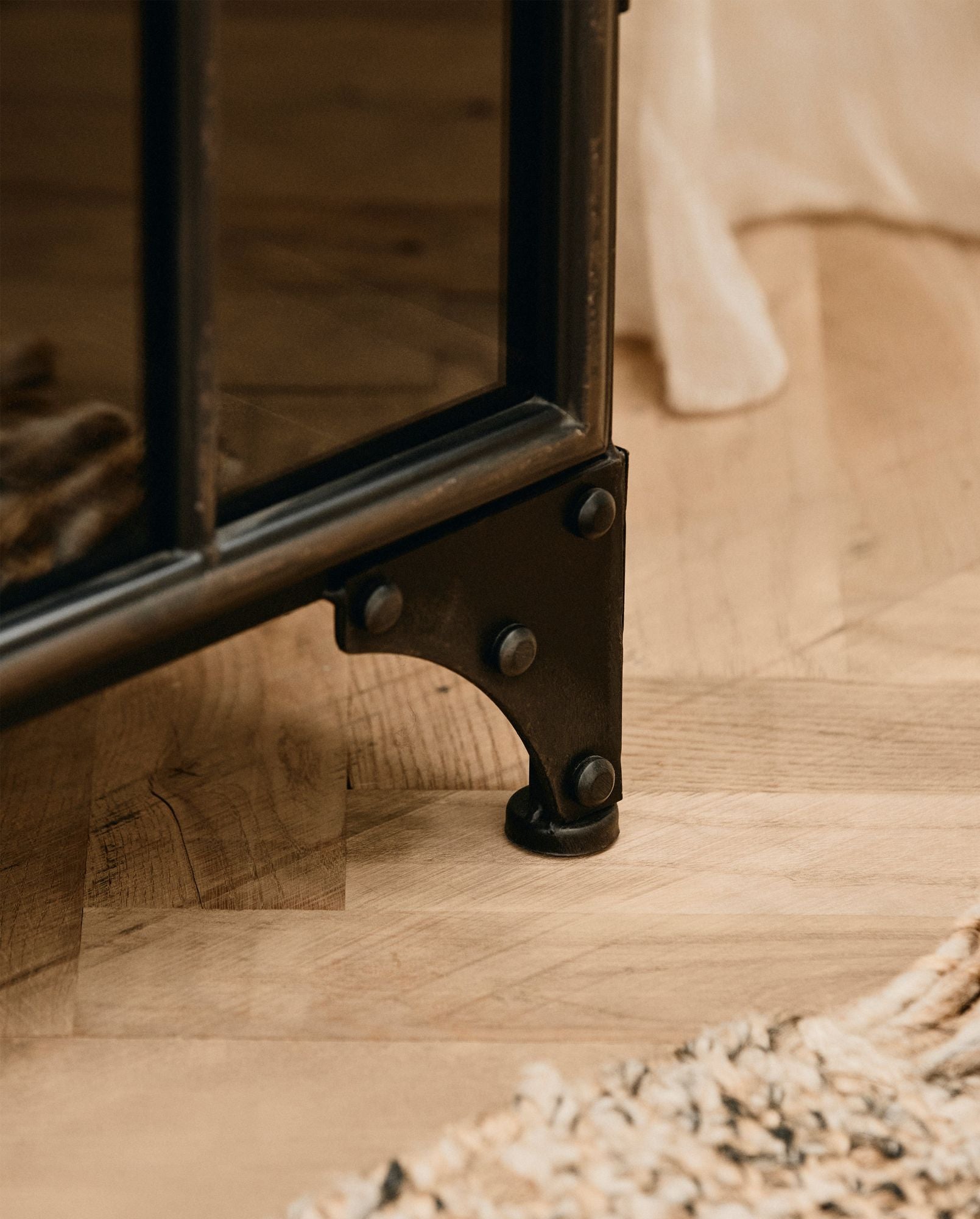 Vitrinenschrank Downtown aus Metall mit 4 Türen - Schwarz