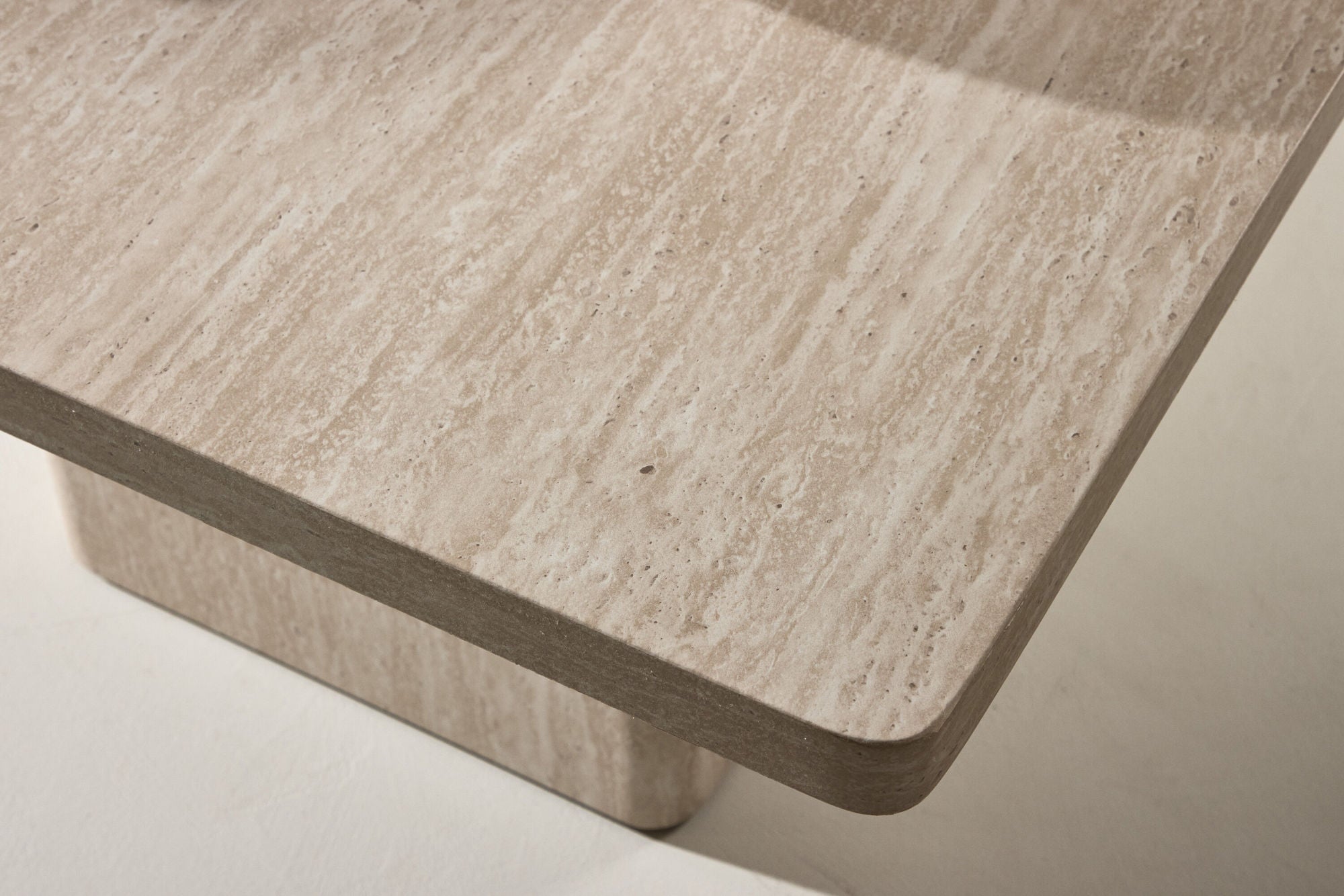 2er-Set Couchtische Qvart - Travertinelook-Couchtische-Venture Home-le canapé
