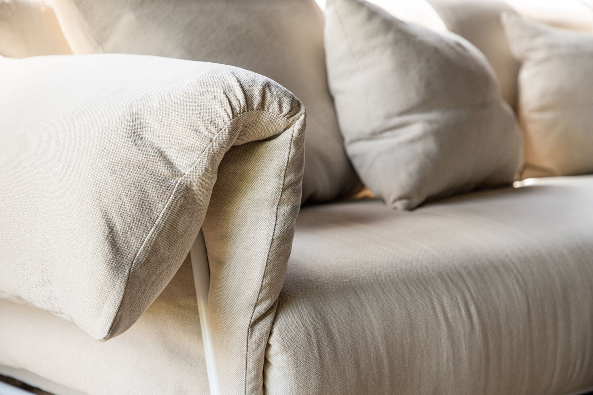 Öckerö 3 - Sitzer Sofa aus Leinen - Weiß / BeigeEinzelsofas