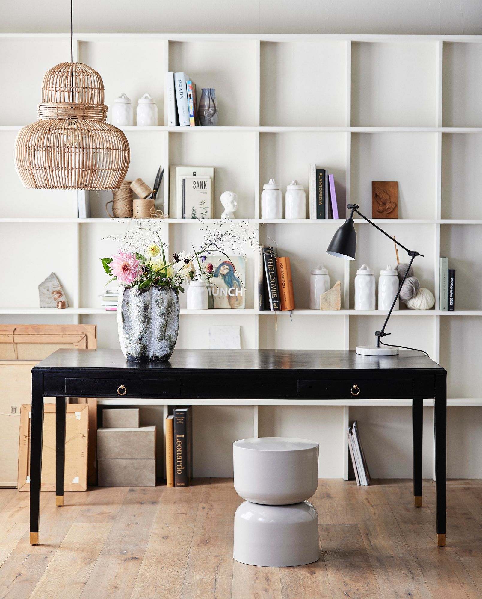 Schreibtisch EMS aus Mangoholz mit 2 Schubladen - Schwarz