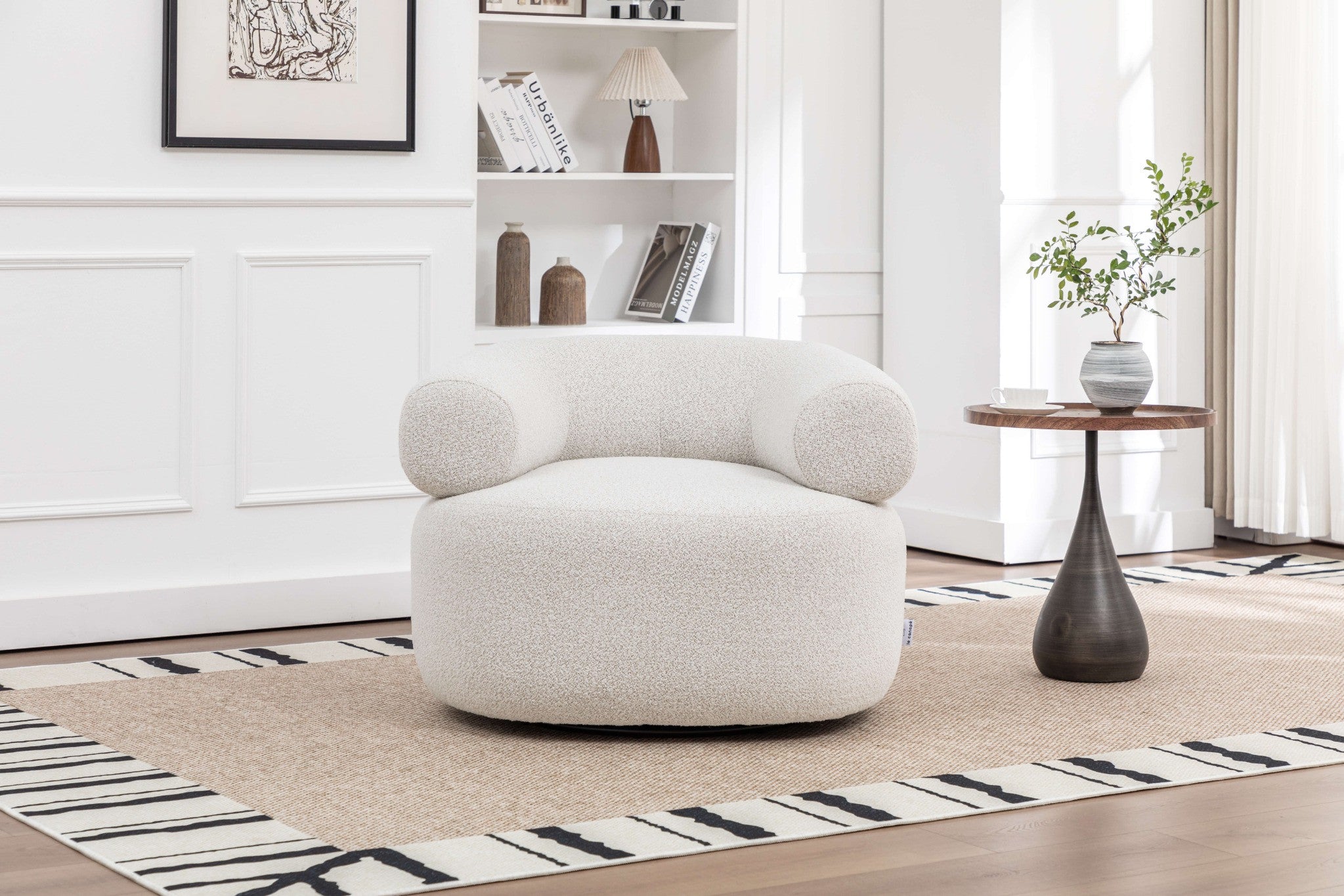 Emma lounge chair with swivel function in Teddy Bouclé - White