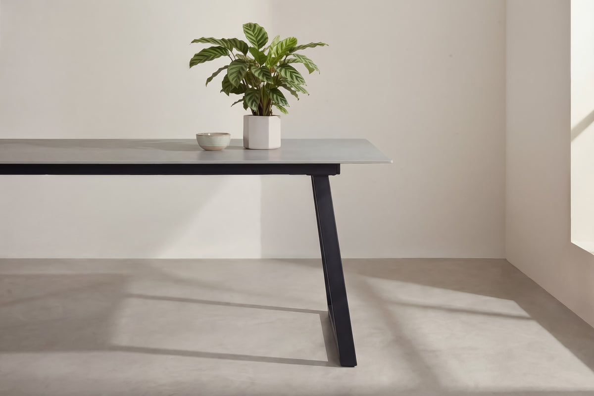 Esstisch Estelle 200cm aus Stein - Dunkelgrau - Venture Home - le canapé