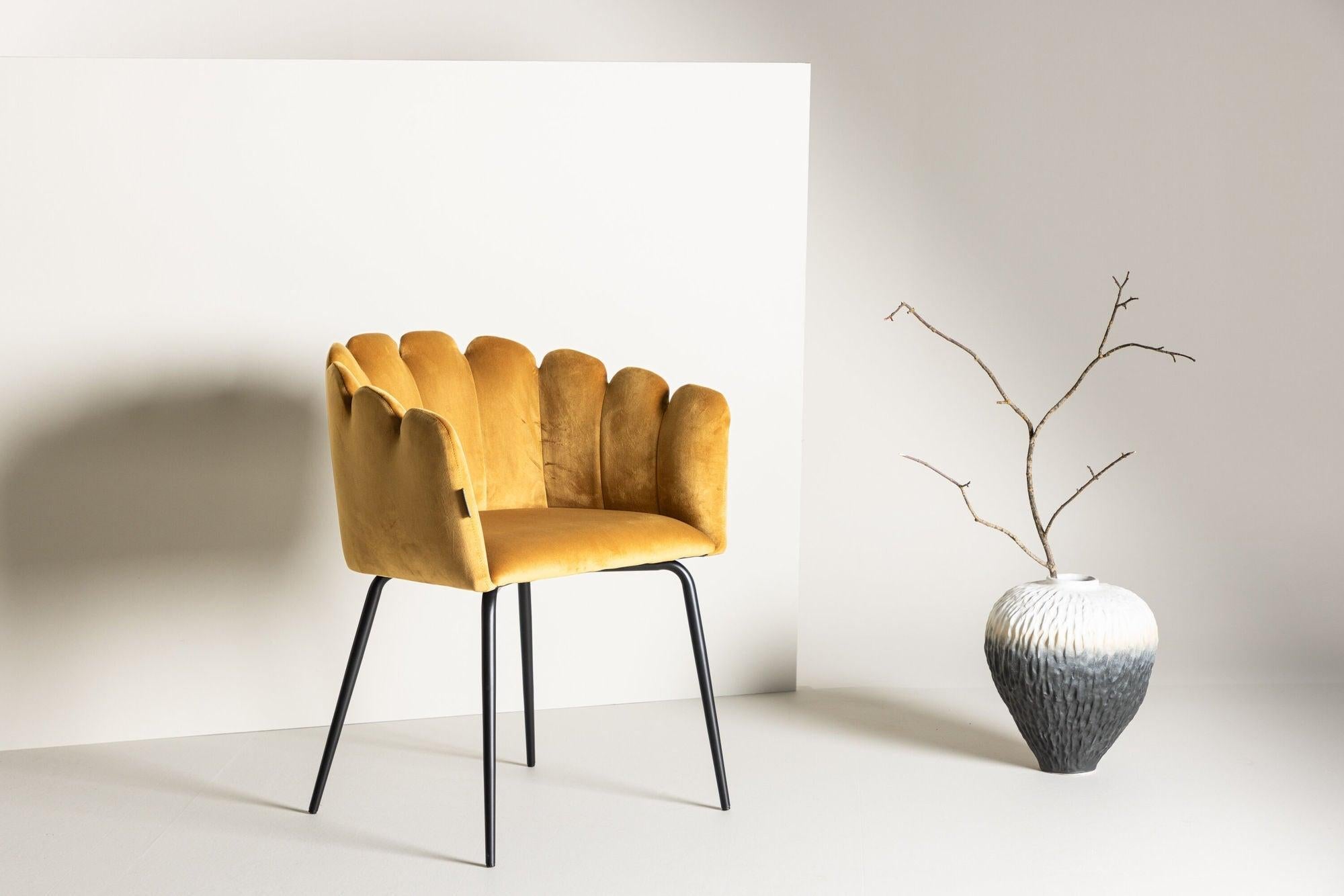 Armlehnenstuhl Limhamn aus Samt - Gelb-Armlehnenstuhl-Furniture Fashion-le canapé
