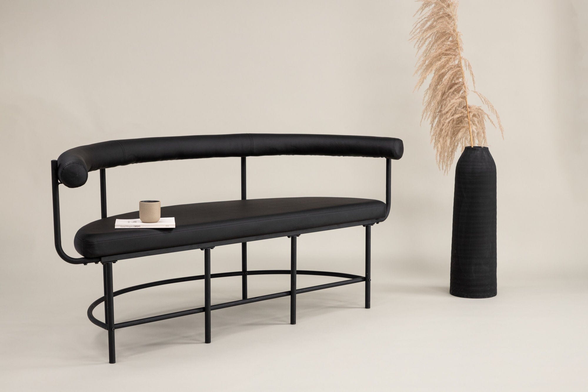 Stallhagen x Josefin Lustig Bank Sofa aus PU - SchwarzBänke