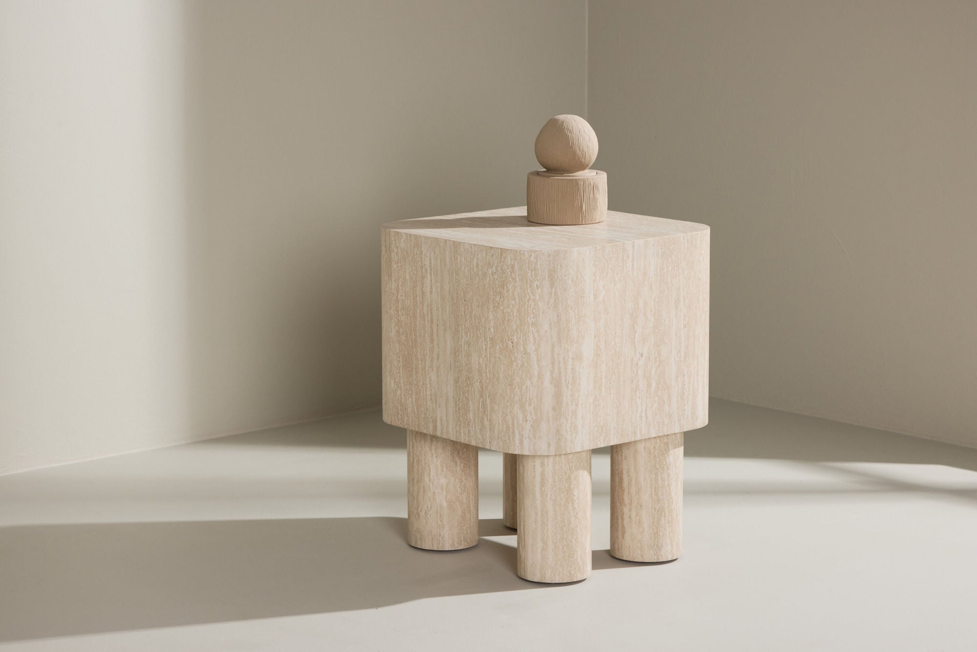Beistelltisch Klirou - Beige-Beistelltisch-Venture Home-le canapé