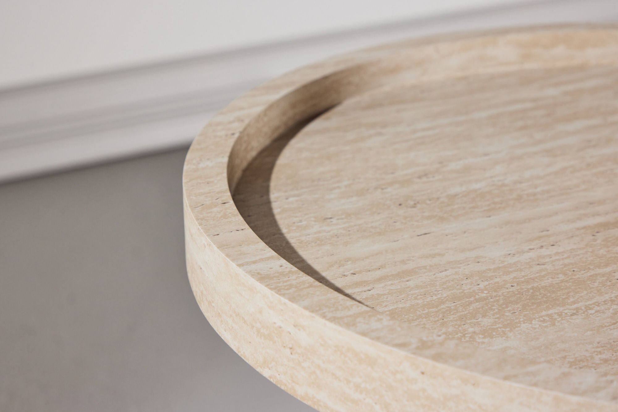 Beistelltisch Krille Ø60cm in in Travertin-Optik - Beige-Beistelltische-Venture Home-le canapé