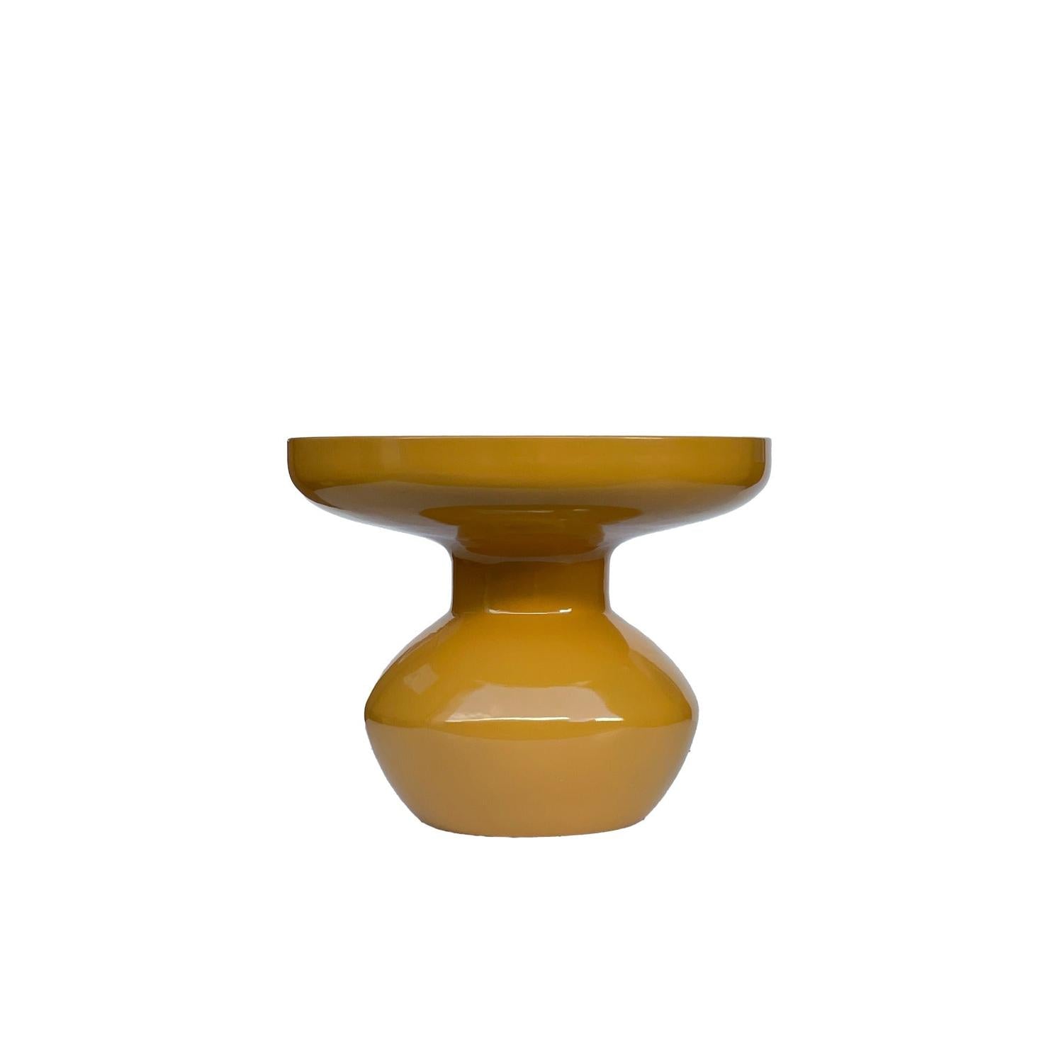 Beistelltisch Lou aus Metall Ø41cm - Senfgelb-Beistelltische-Livingfurn-le canapé