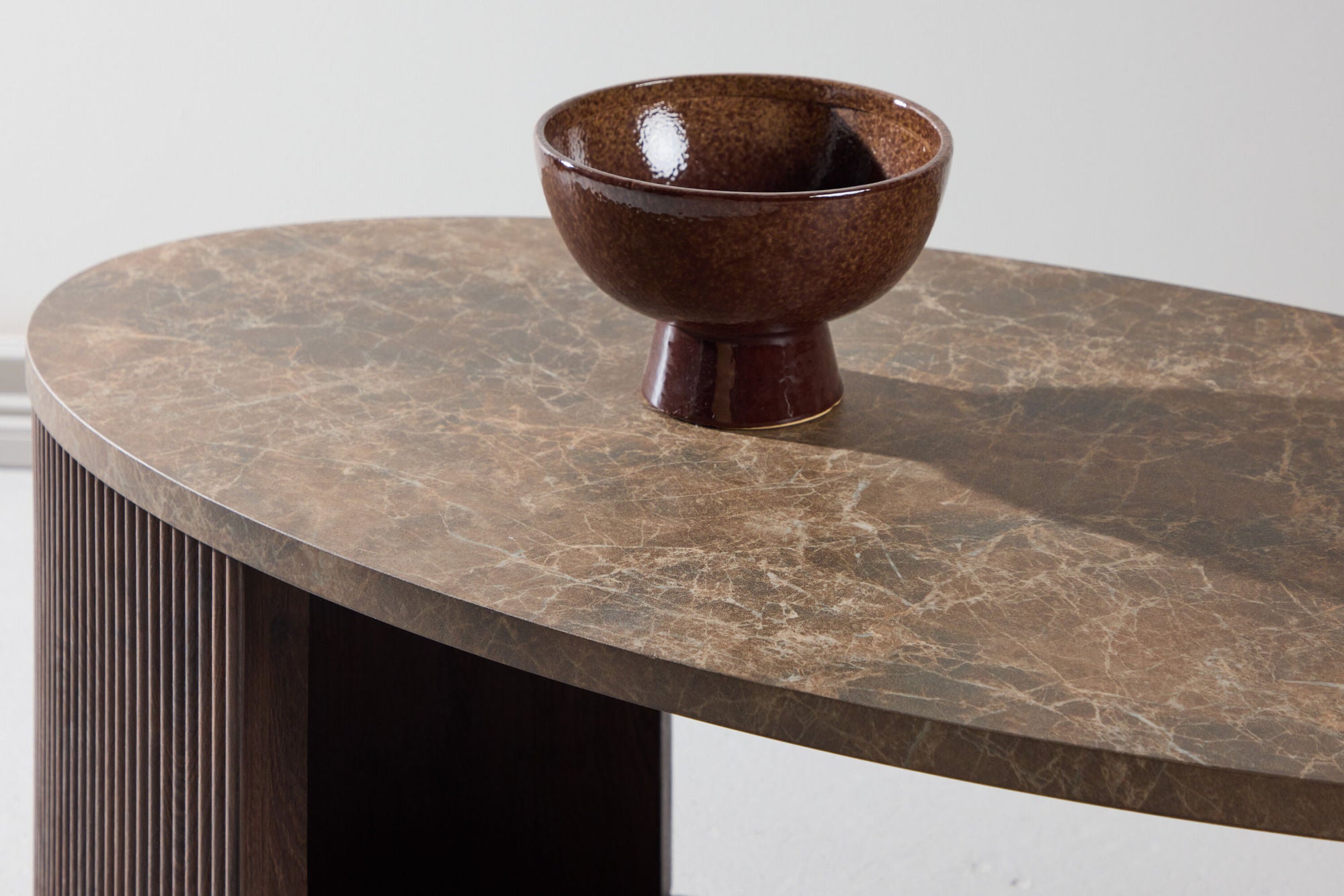 Couchtisch Bristol Oval 120*60cm - Dunkelbraun & Steinoptik-Couchtische-Venture Home-le canapé