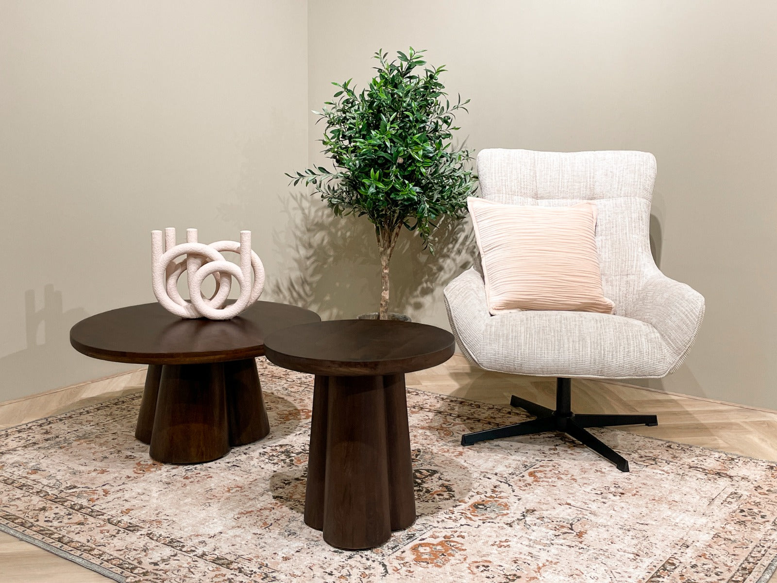 Couchtisch Clubs aus Mangoholz Ø80cm - Braun-Couchtische-Livingfurn-le canapé