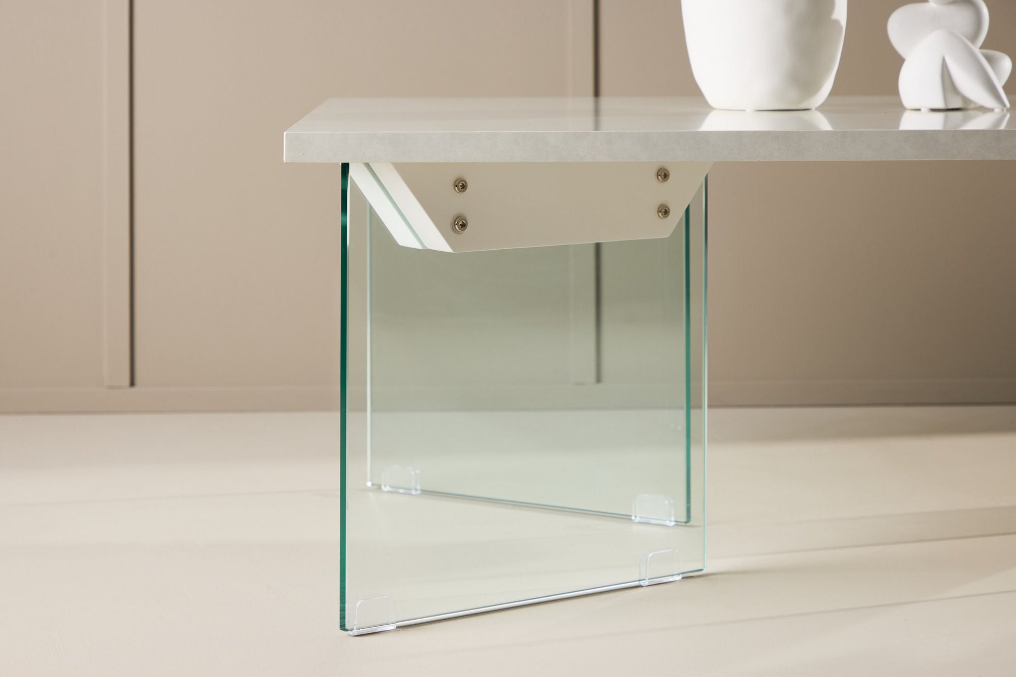 Couchtisch Ester 120cm - Glas & Betonoptik-Couchtische-Venture Home-le canapé